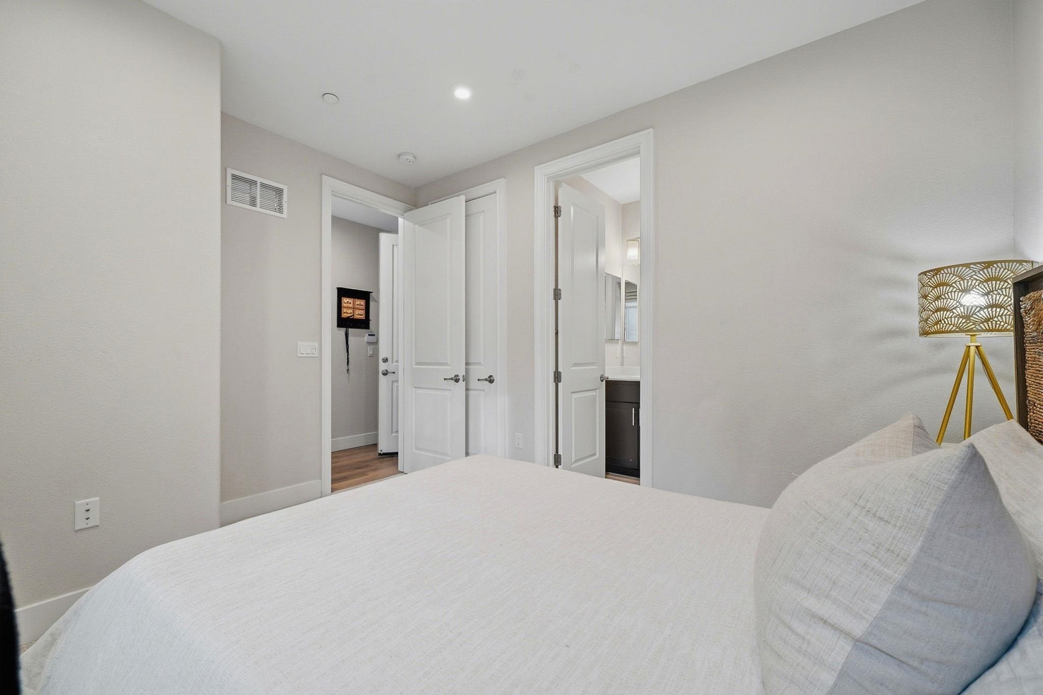 Photo #32: 41121559 Listing: Photo #32