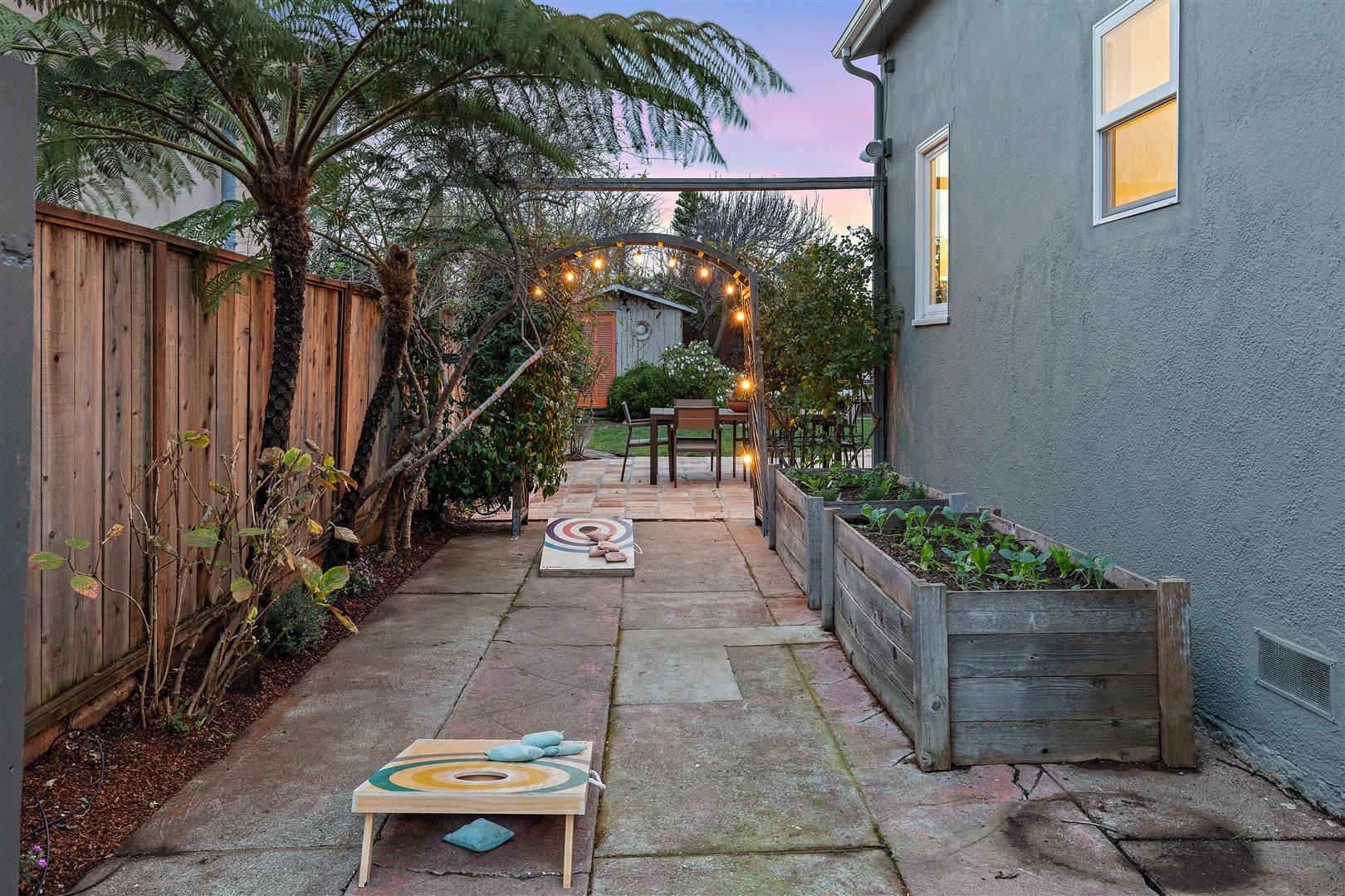 Detail Gallery Image 33 of 44 For 613 41st St, Richmond,  CA 94805 - 3 Beds | 2 Baths