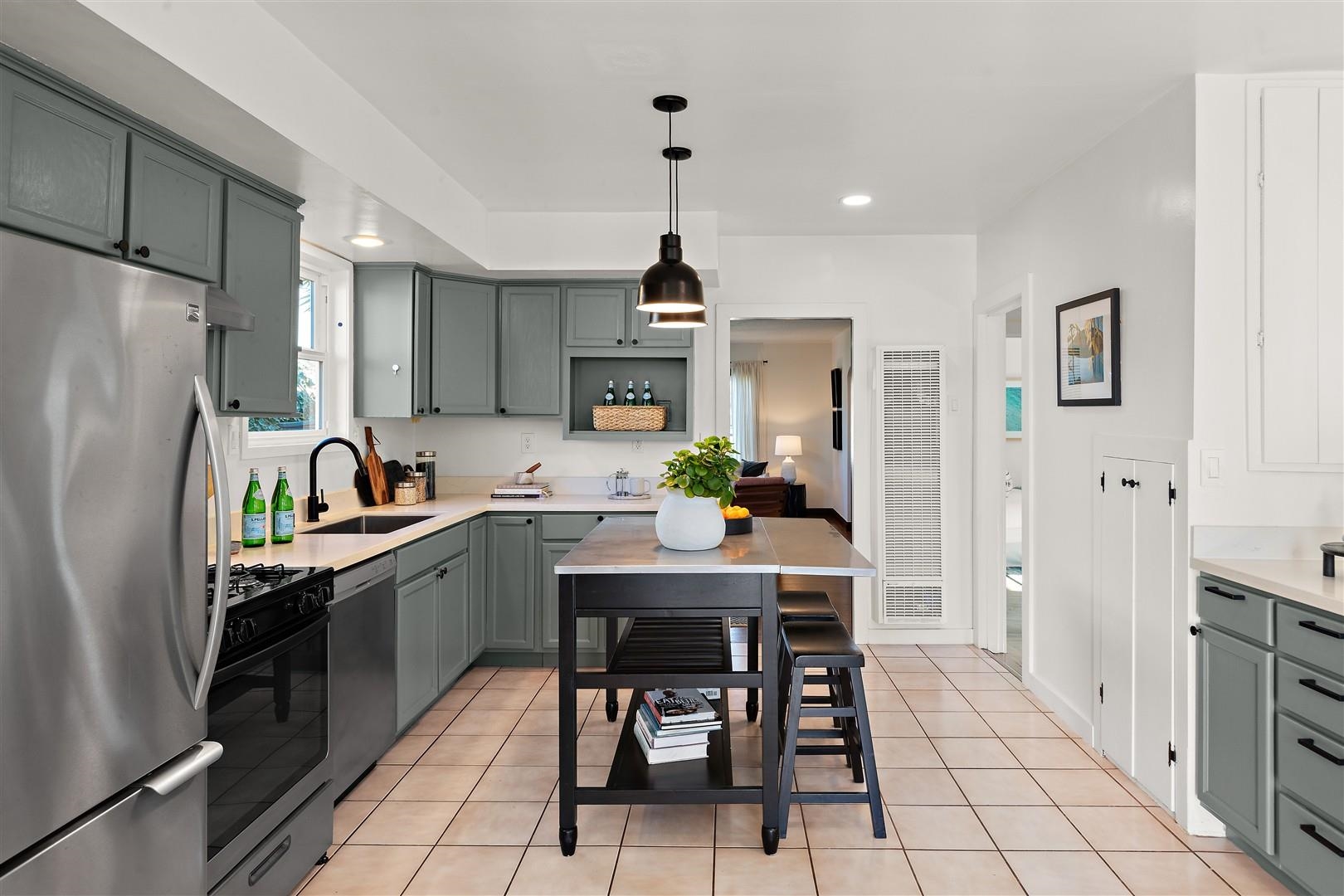 Detail Gallery Image 10 of 44 For 613 41st St, Richmond,  CA 94805 - 3 Beds | 2 Baths