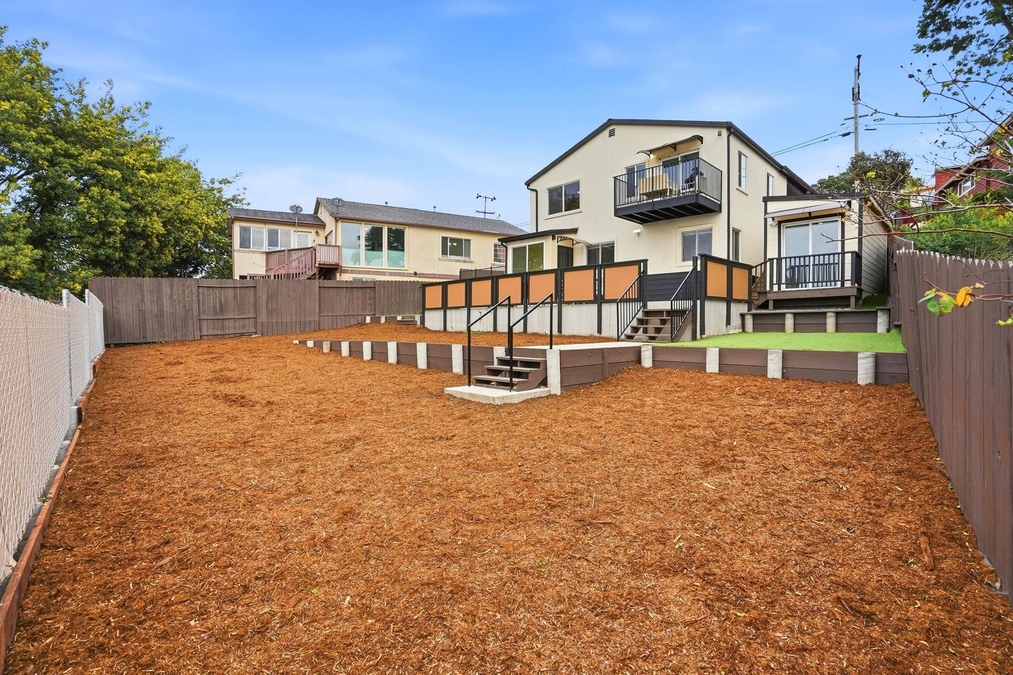 Detail Gallery Image 2 of 59 For 5950 Monterey Ave, Richmond,  CA 94805 - 3 Beds | 2 Baths