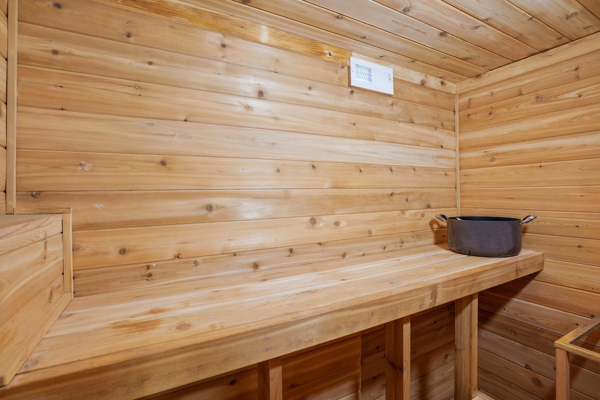 Detail Gallery Image 7 of 59 For 5950 Monterey Ave, Richmond,  CA 94805 - 3 Beds | 2 Baths