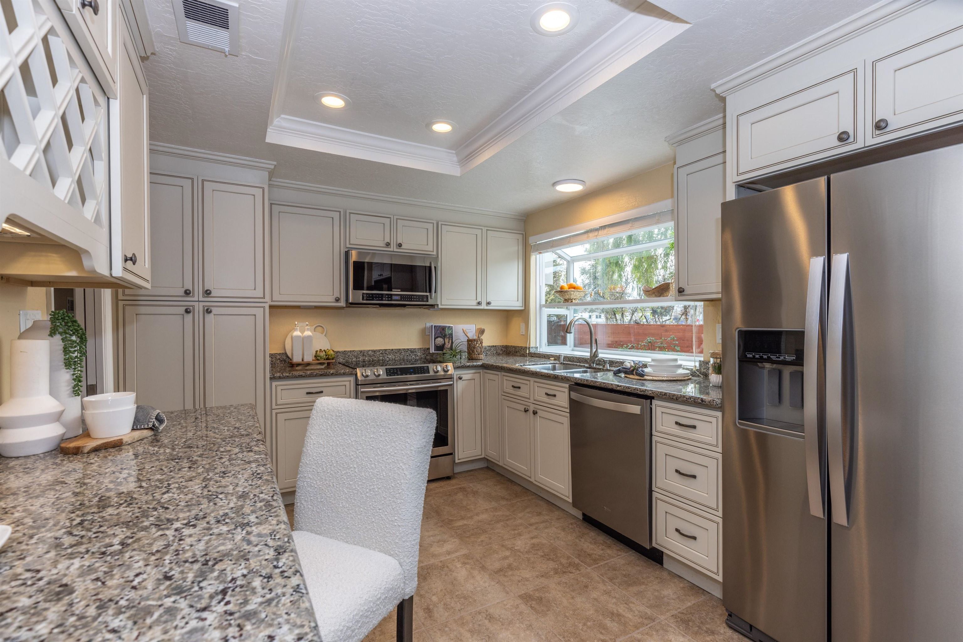 Detail Gallery Image 11 of 52 For 5359 Charlotte Way, Livermore,  CA 94550 - 4 Beds | 2/1 Baths