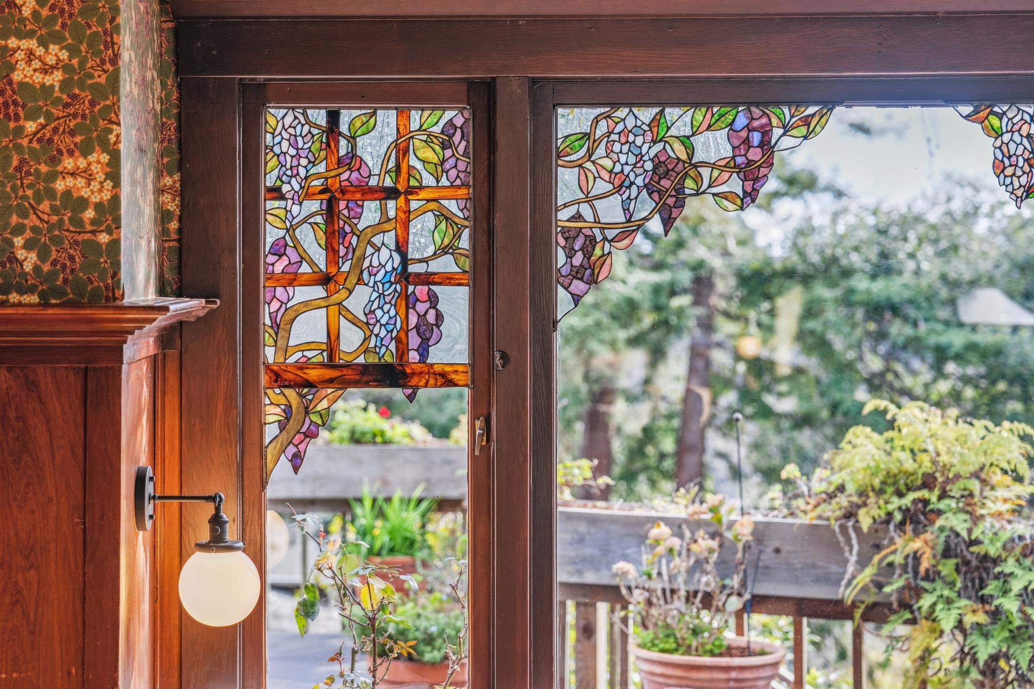 Detail Gallery Image 16 of 60 For 1960 El Dorado Ave, Berkeley,  CA 94707-2405 - 6 Beds | 2/1 Baths