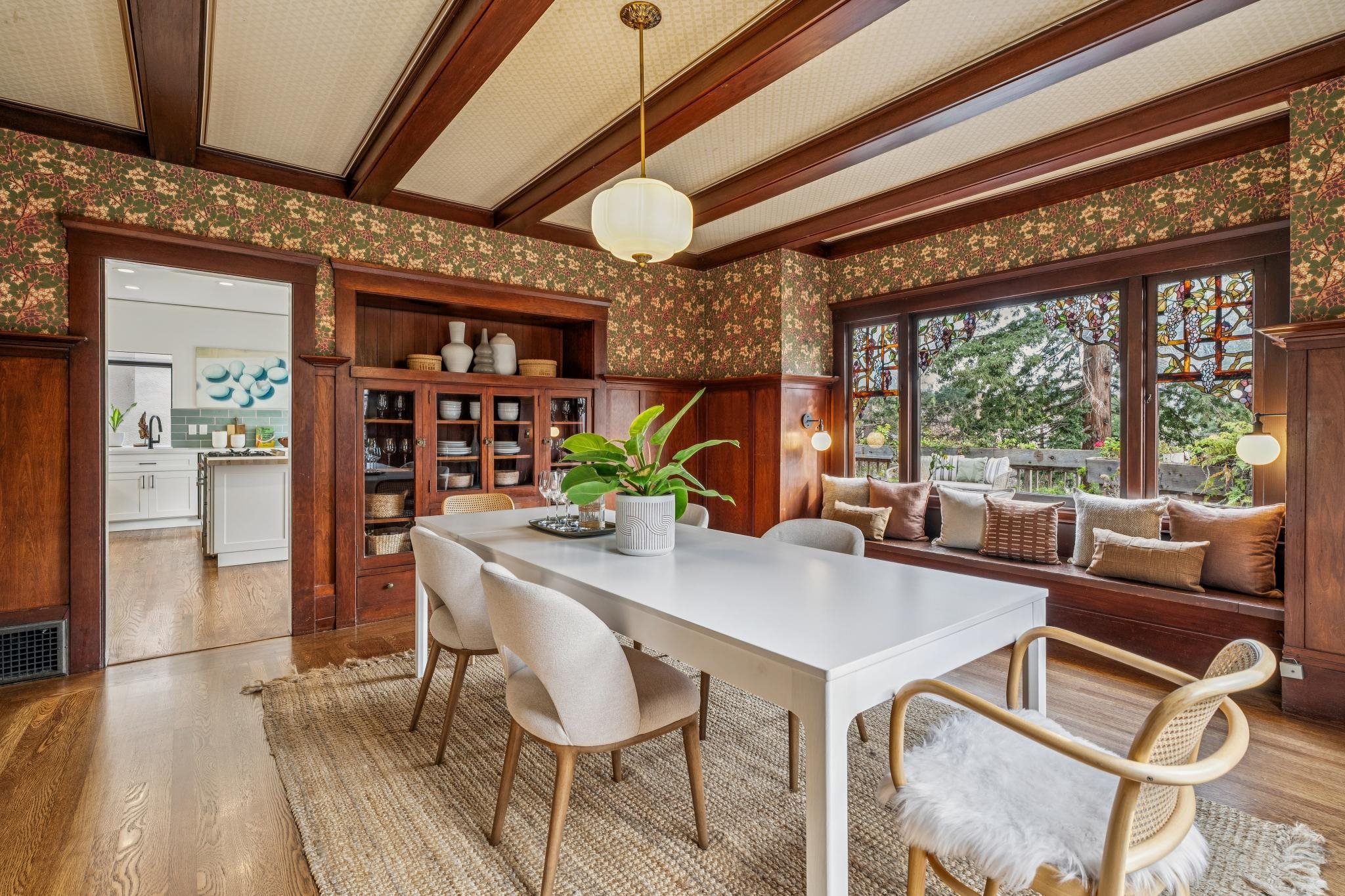 Detail Gallery Image 18 of 60 For 1960 El Dorado Ave, Berkeley,  CA 94707-2405 - 6 Beds | 2/1 Baths