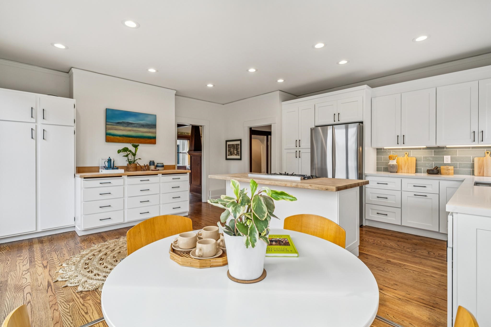 Detail Gallery Image 22 of 60 For 1960 El Dorado Ave, Berkeley,  CA 94707-2405 - 6 Beds | 2/1 Baths