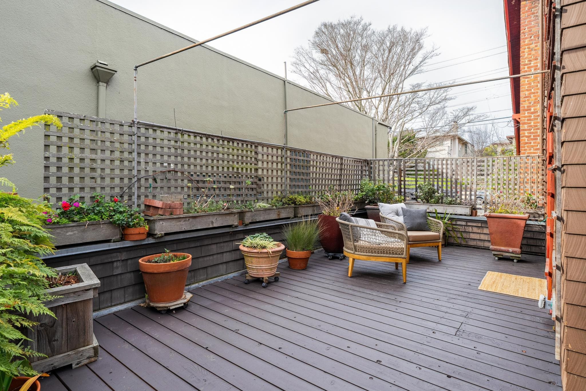 Detail Gallery Image 31 of 60 For 1960 El Dorado Ave, Berkeley,  CA 94707-2405 - 6 Beds | 2/1 Baths