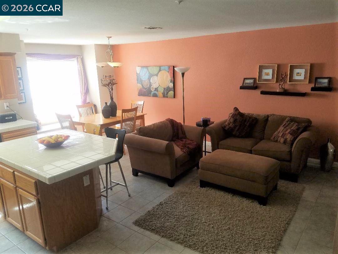 Detail Gallery Image 13 of 29 For 4764 Central Pkwy, Dublin,  CA 94568 - 3 Beds | 2/1 Baths