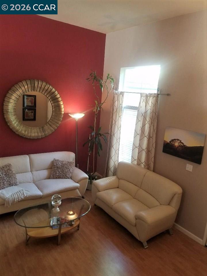 Detail Gallery Image 6 of 29 For 4764 Central Pkwy, Dublin,  CA 94568 - 3 Beds | 2/1 Baths