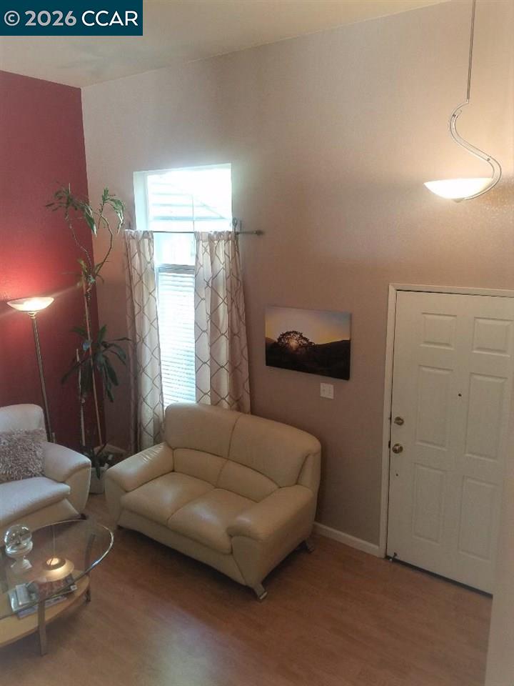 Detail Gallery Image 7 of 29 For 4764 Central Pkwy, Dublin,  CA 94568 - 3 Beds | 2/1 Baths