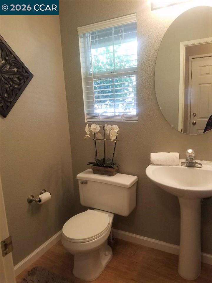 Detail Gallery Image 8 of 29 For 4764 Central Pkwy, Dublin,  CA 94568 - 3 Beds | 2/1 Baths