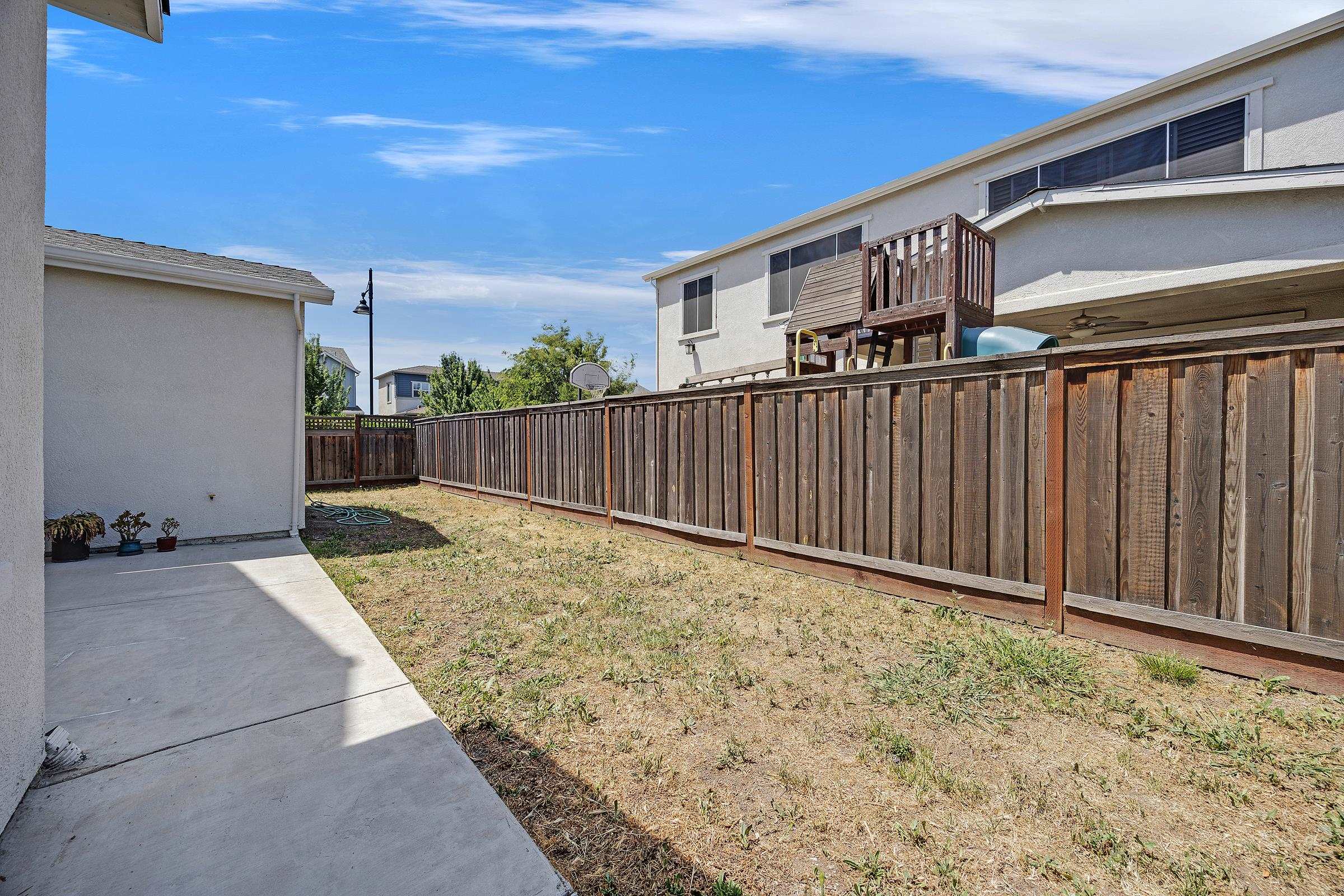 Detail Gallery Image 18 of 38 For 18499 Lewiston Dr, Lathrop,  CA 95330-8433 - 4 Beds | 3/1 Baths