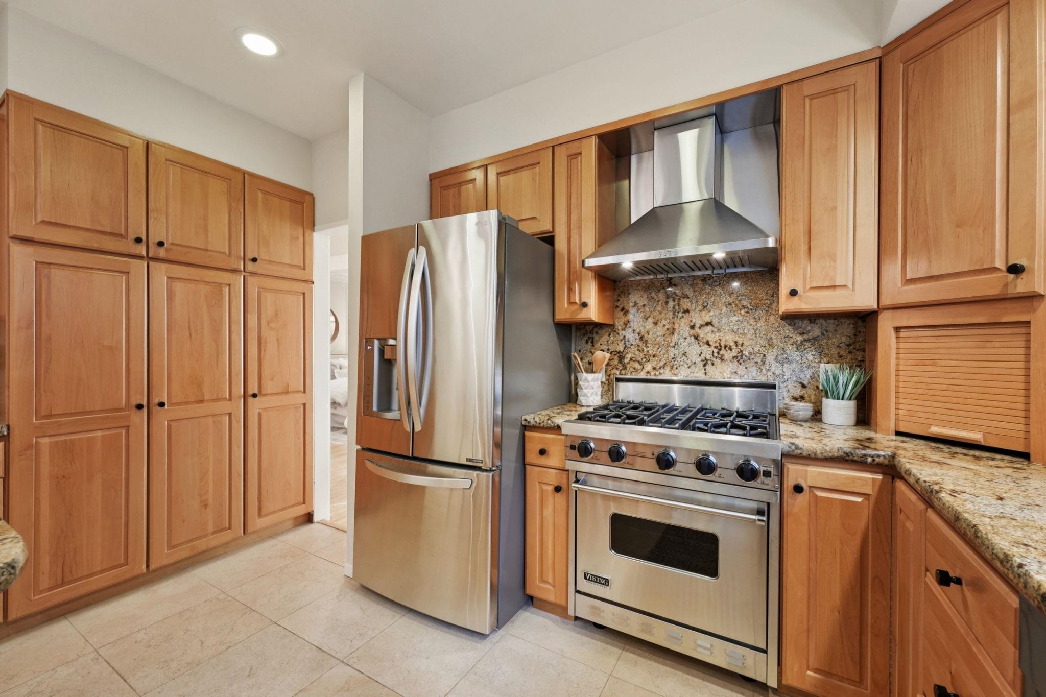 Detail Gallery Image 12 of 45 For 2951 Linden Ave, Berkeley,  CA 94705 - 5 Beds | 2 Baths