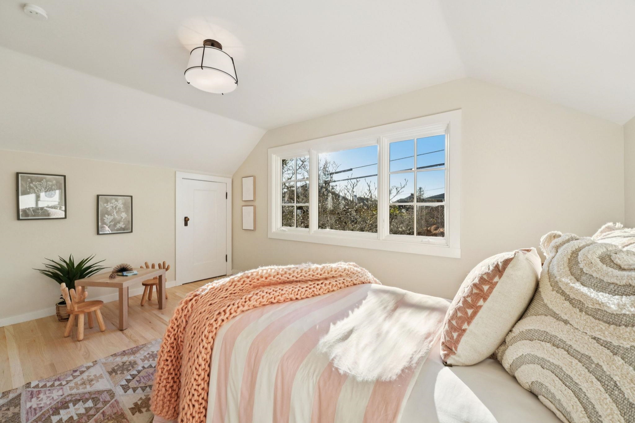 Detail Gallery Image 24 of 45 For 2951 Linden Ave, Berkeley,  CA 94705 - 5 Beds | 2 Baths