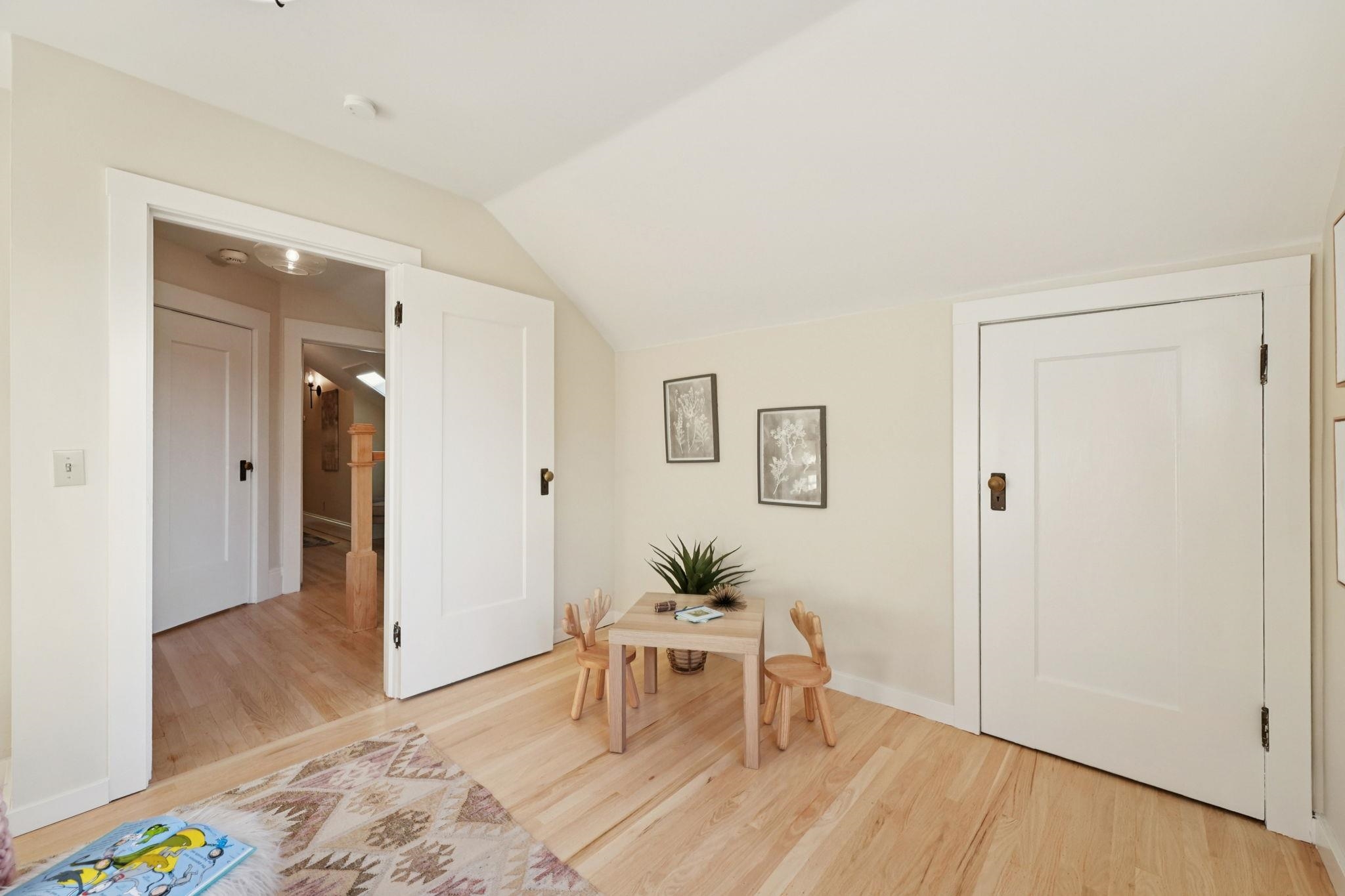Detail Gallery Image 26 of 45 For 2951 Linden Ave, Berkeley,  CA 94705 - 5 Beds | 2 Baths