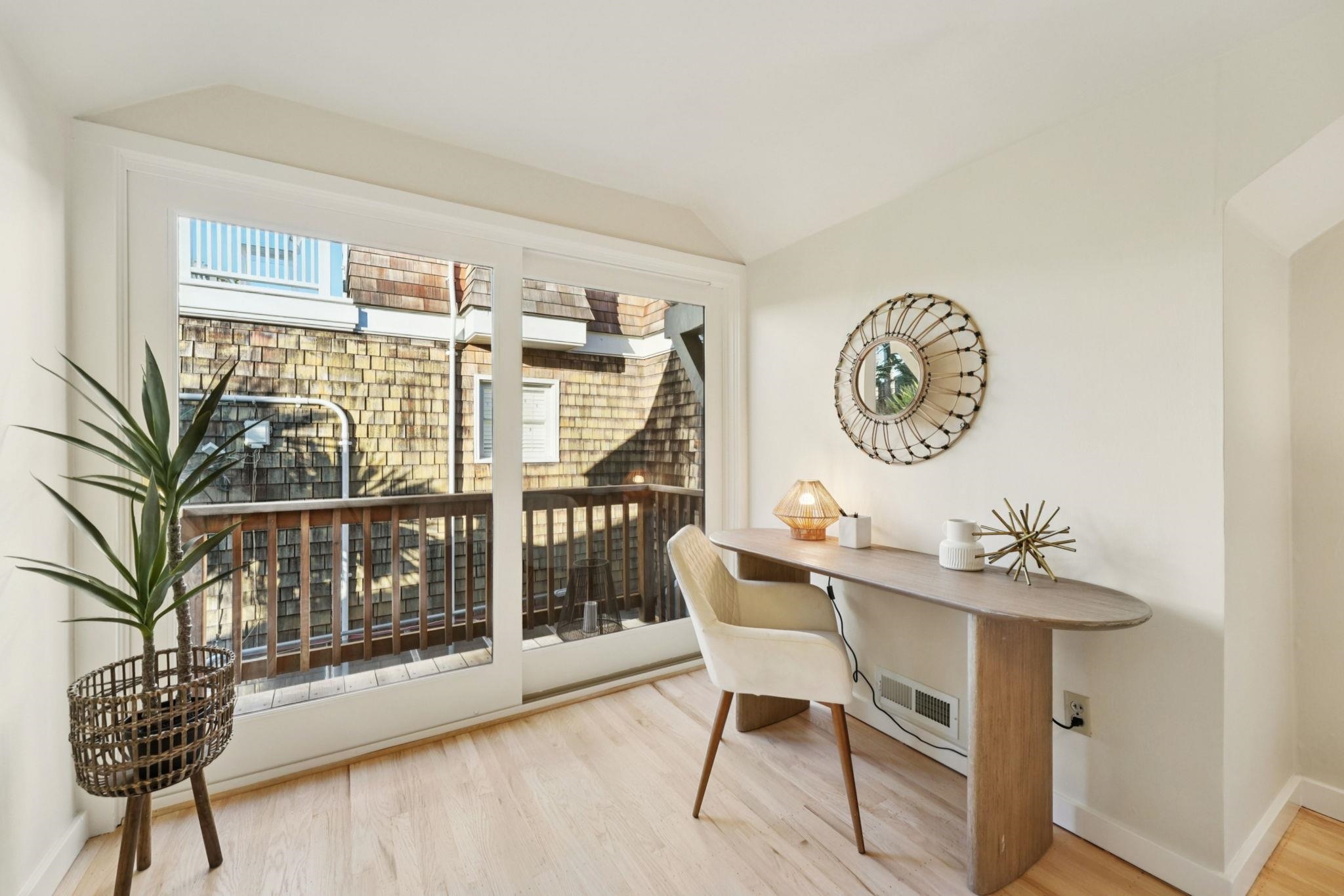 Detail Gallery Image 28 of 45 For 2951 Linden Ave, Berkeley,  CA 94705 - 5 Beds | 2 Baths