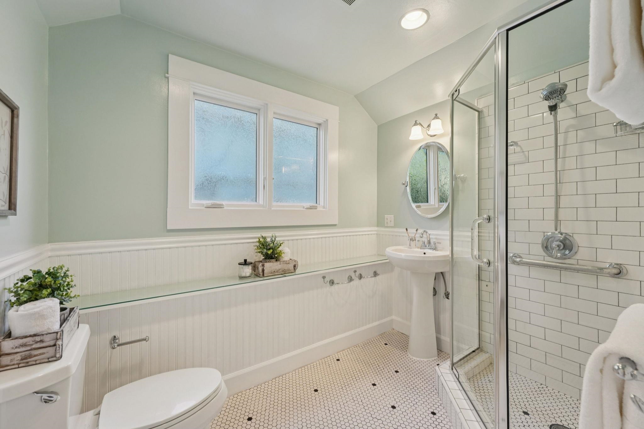 Detail Gallery Image 30 of 45 For 2951 Linden Ave, Berkeley,  CA 94705 - 5 Beds | 2 Baths