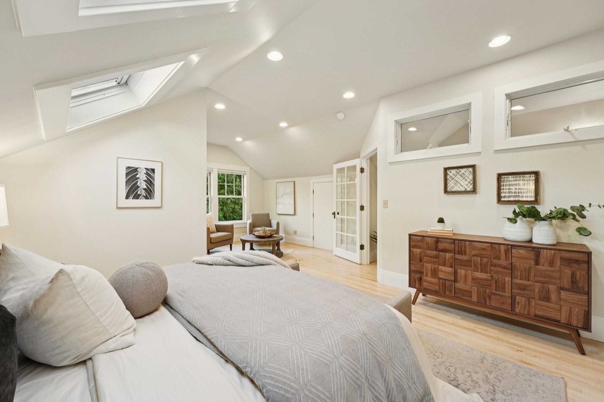 Detail Gallery Image 34 of 45 For 2951 Linden Ave, Berkeley,  CA 94705 - 5 Beds | 2 Baths
