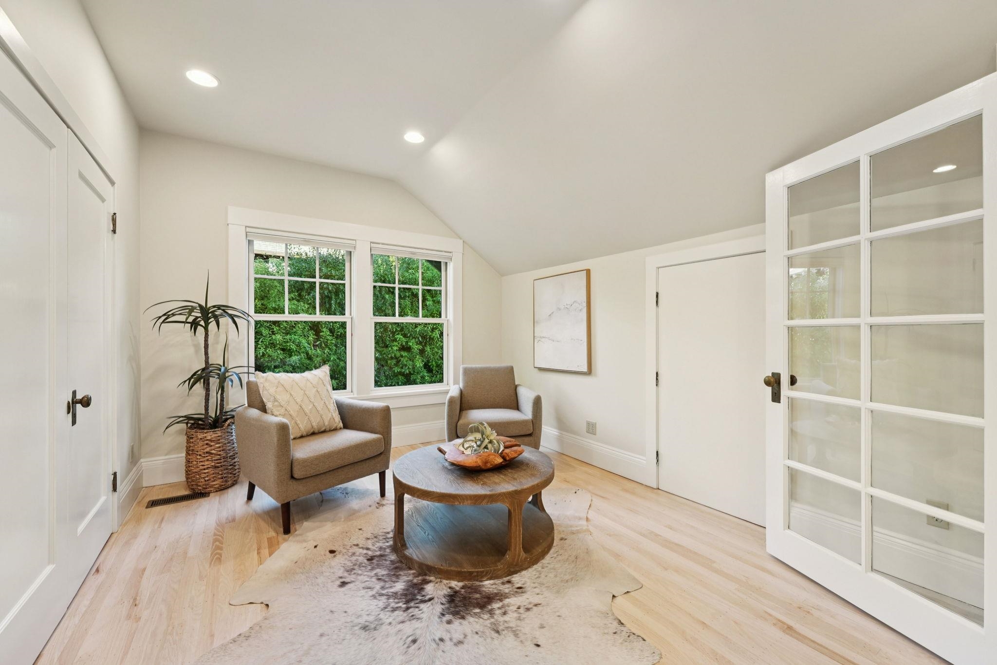 Detail Gallery Image 36 of 45 For 2951 Linden Ave, Berkeley,  CA 94705 - 5 Beds | 2 Baths