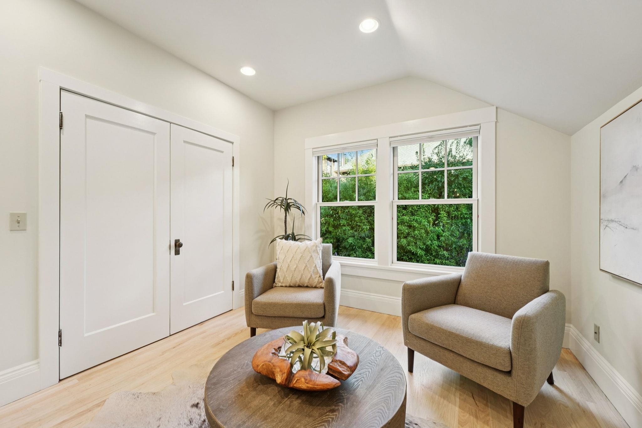 Detail Gallery Image 37 of 45 For 2951 Linden Ave, Berkeley,  CA 94705 - 5 Beds | 2 Baths