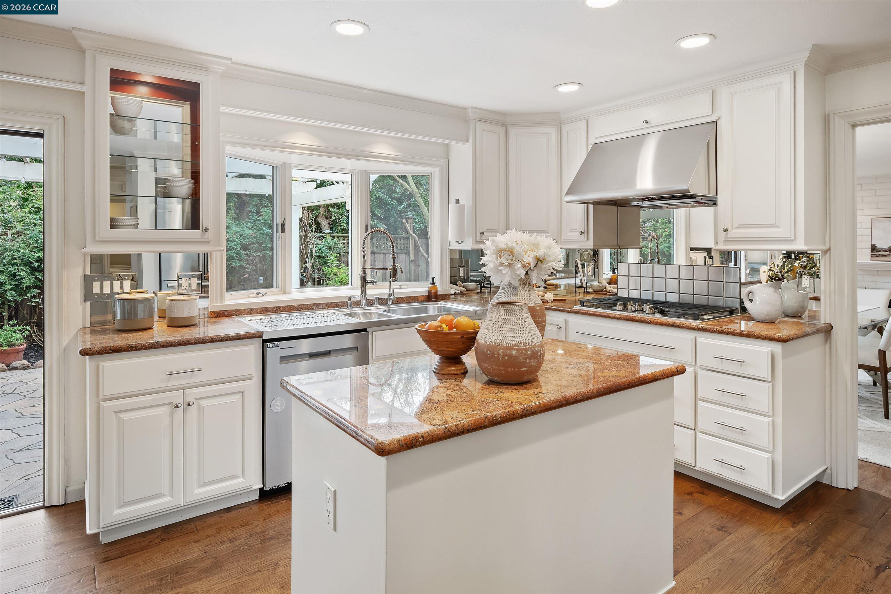 Detail Gallery Image 17 of 45 For 440 Wabash Pl, Danville,  CA 94526 - 5 Beds | 2/1 Baths