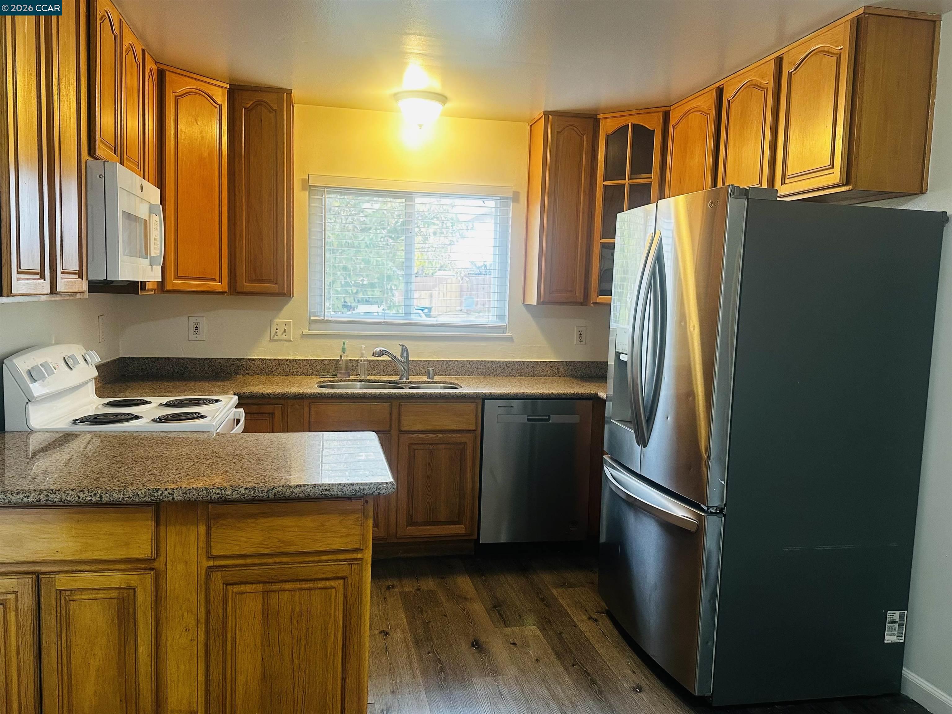 Detail Gallery Image 4 of 11 For 4350 Palo Verde Dr, Pittsburg,  CA 94565 - 4 Beds | 2 Baths