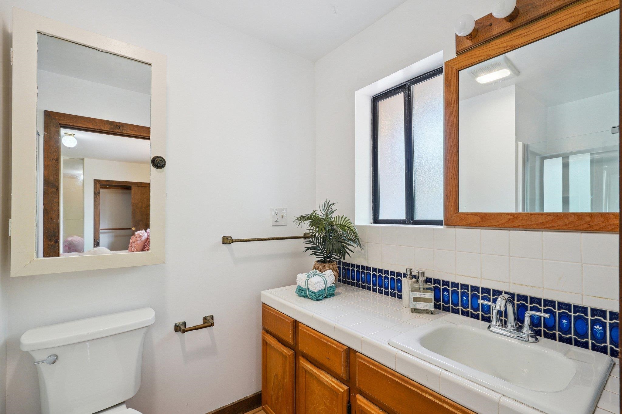 Detail Gallery Image 14 of 30 For 23762 Hutchinson Rd, Los Gatos,  CA 95033 - 4 Beds | 3 Baths