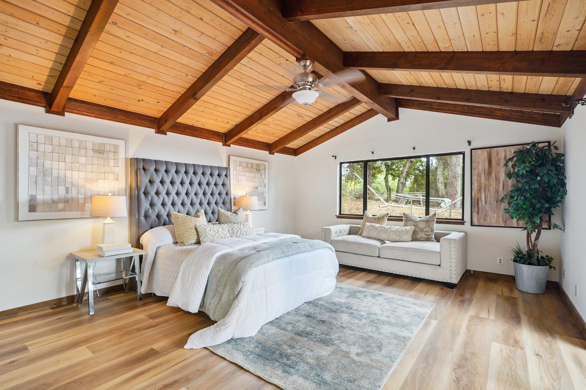 Detail Gallery Image 18 of 30 For 23762 Hutchinson Rd, Los Gatos,  CA 95033 - 4 Beds | 3 Baths