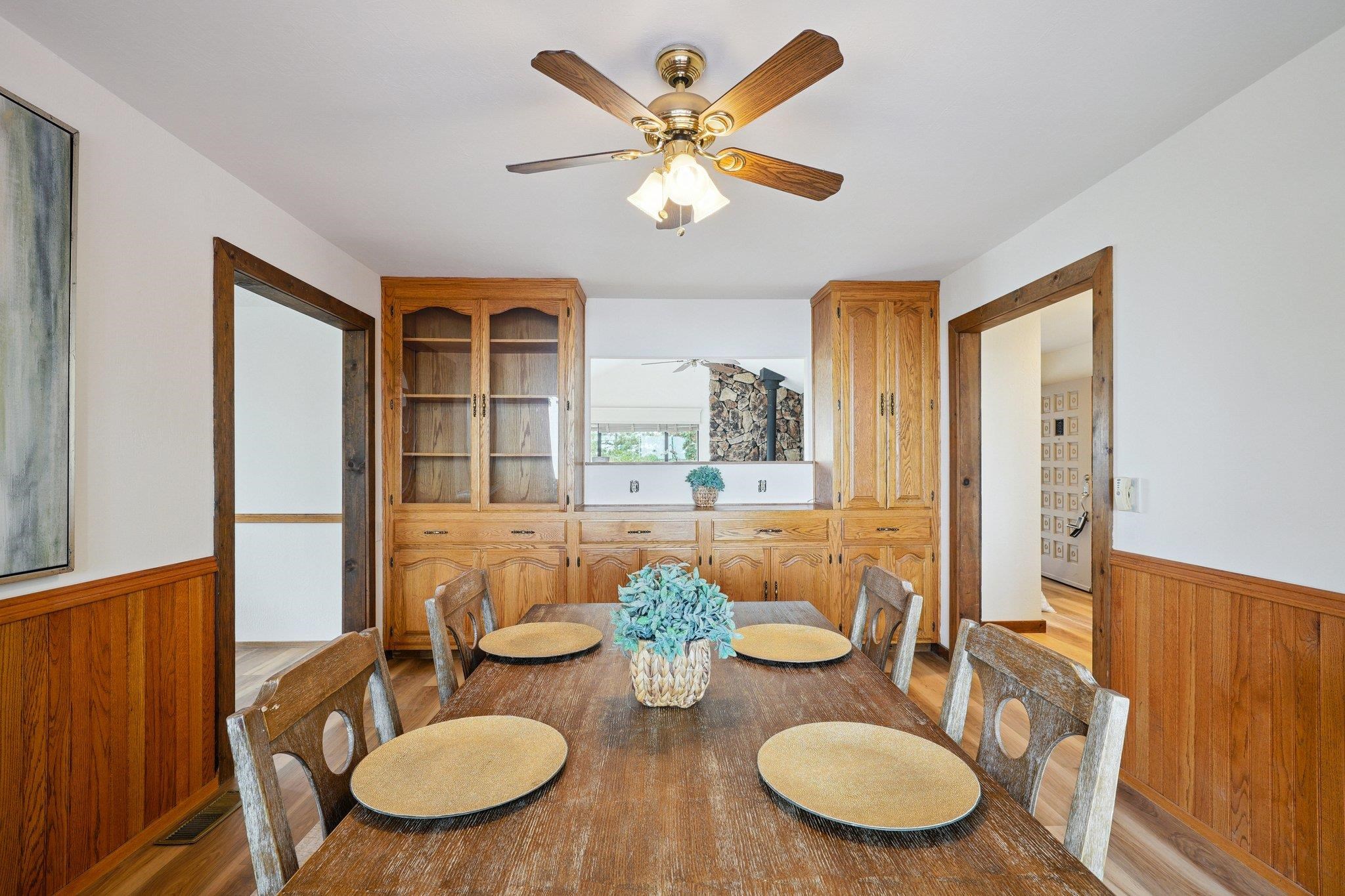 Detail Gallery Image 6 of 30 For 23762 Hutchinson Rd, Los Gatos,  CA 95033 - 4 Beds | 3 Baths