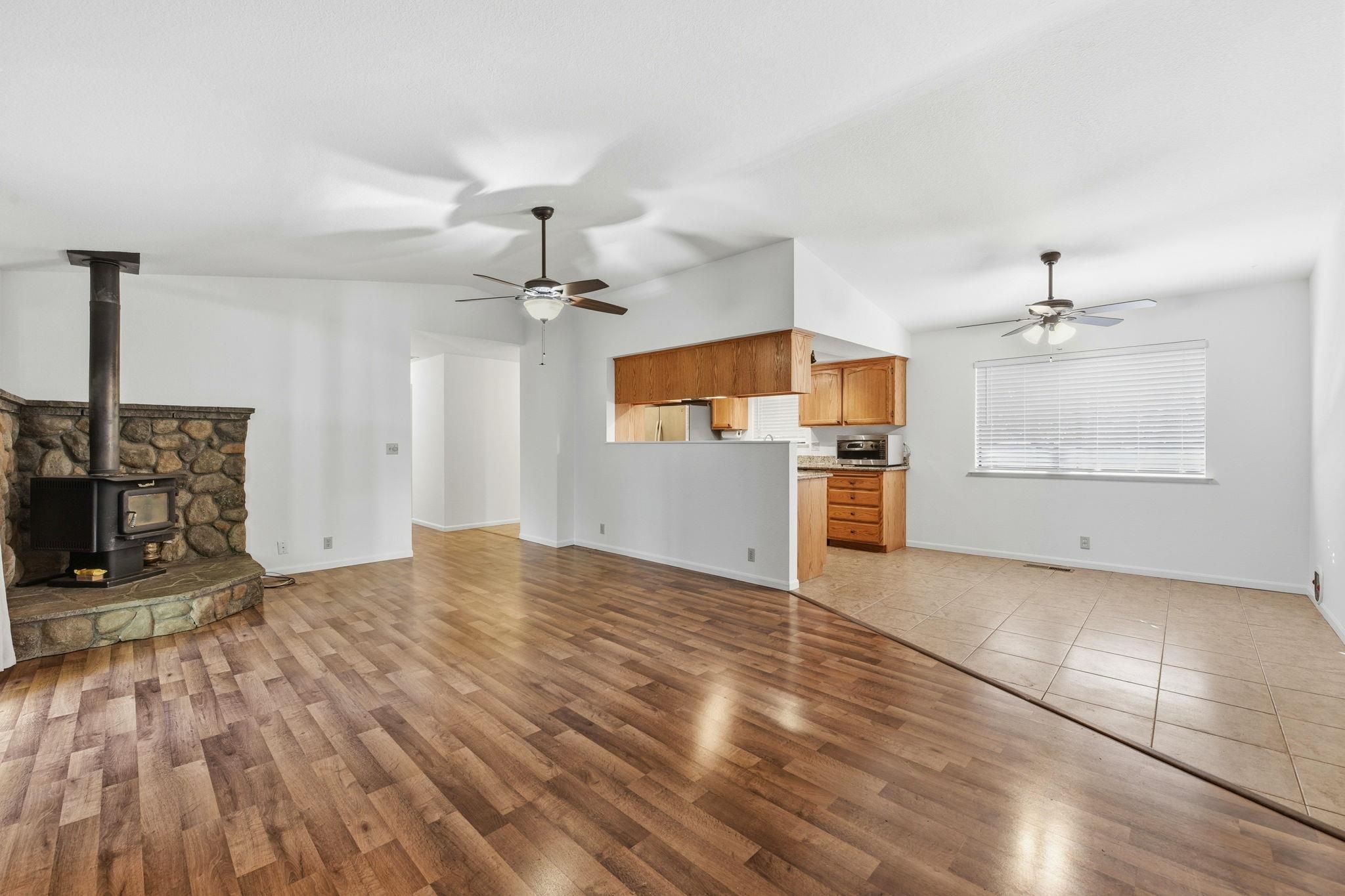 Detail Gallery Image 7 of 32 For 27701 Evelyn Ct, Pioneer,  CA 95666 - 3 Beds | 2 Baths