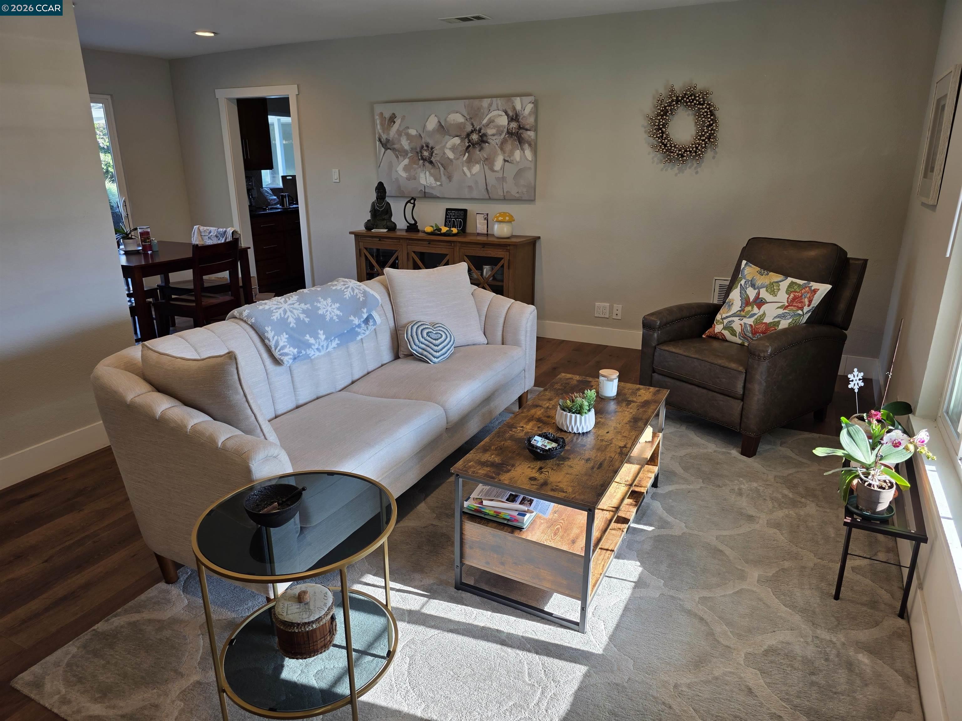 Detail Gallery Image 2 of 12 For 1878 Elinora Dr, Pleasant Hill,  CA 94523 - 3 Beds | 2 Baths