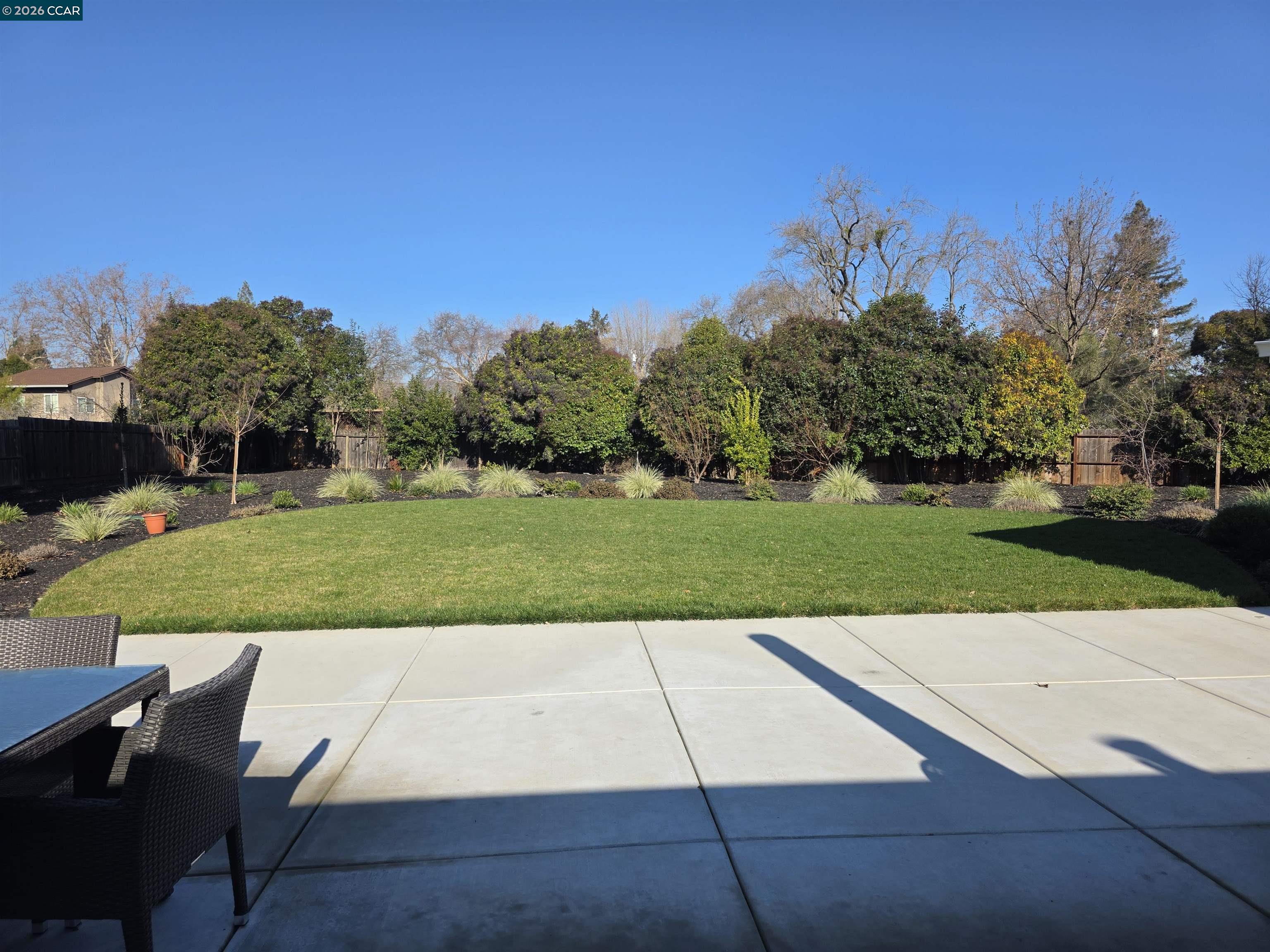 Detail Gallery Image 8 of 12 For 1878 Elinora Dr, Pleasant Hill,  CA 94523 - 3 Beds | 2 Baths