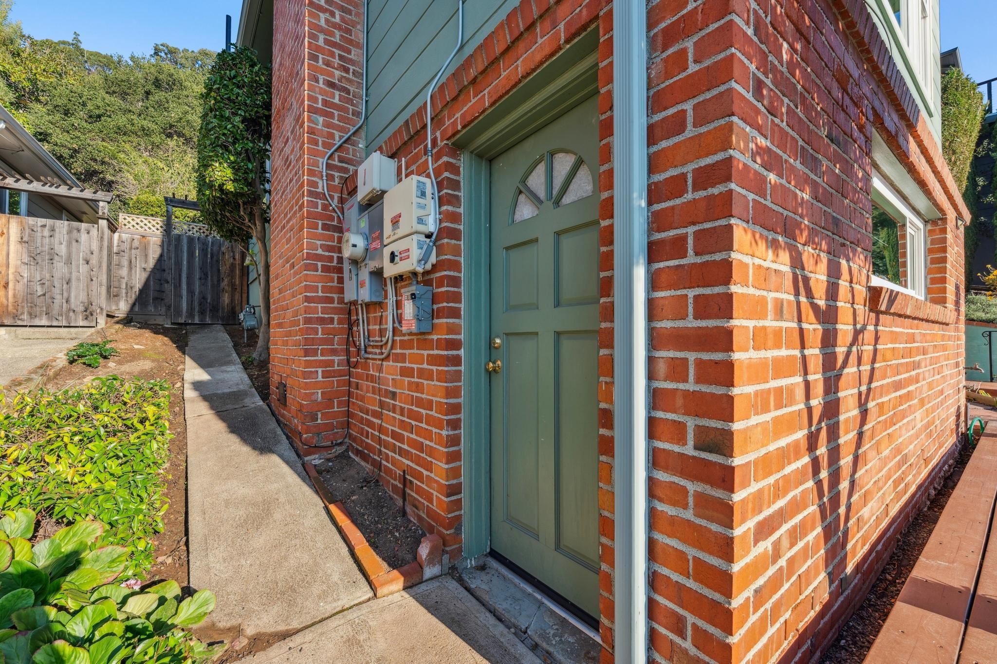 Detail Gallery Image 45 of 60 For 4671 Stauffer Pl, Oakland,  CA 94619 - 4 Beds | 3/1 Baths