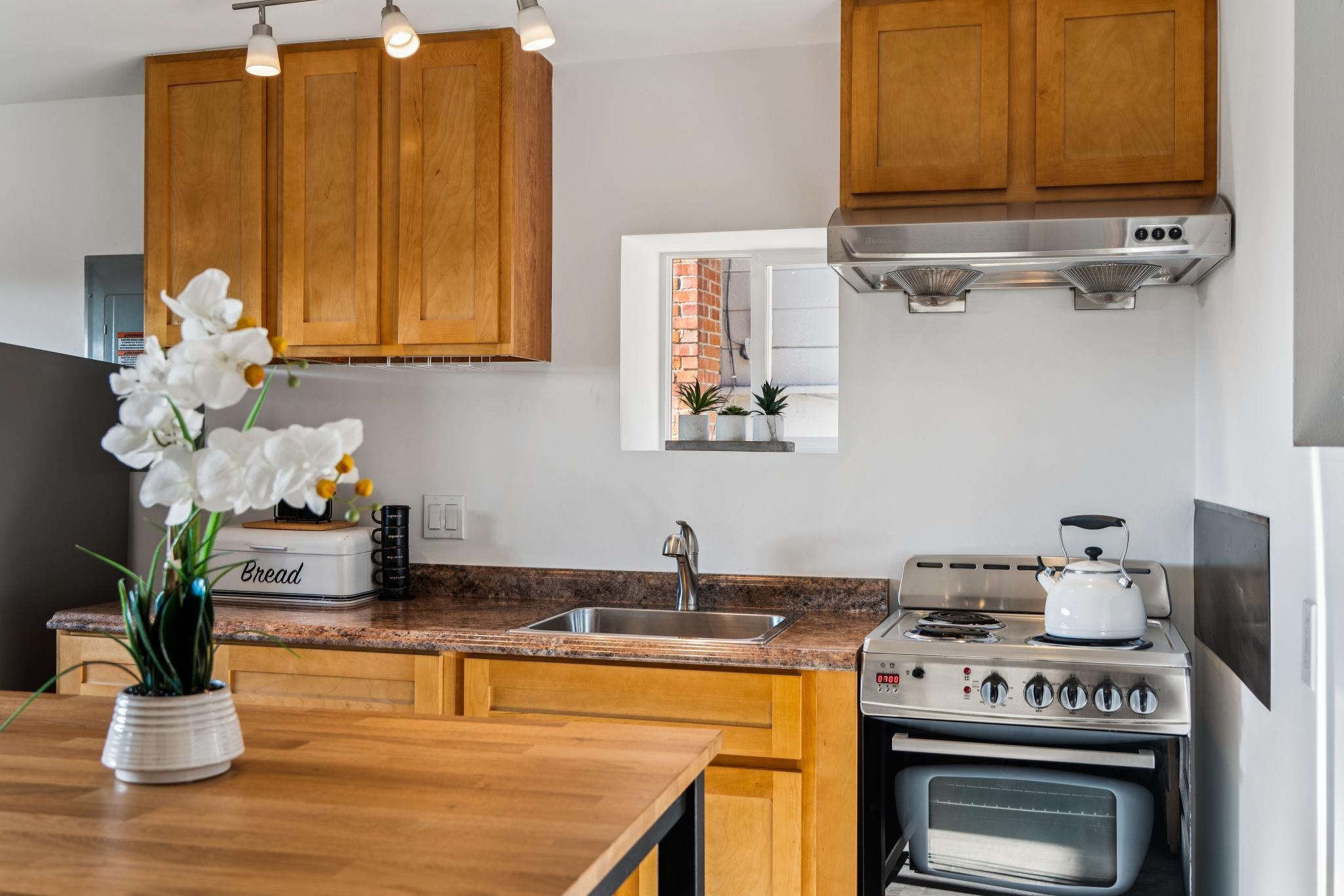 Detail Gallery Image 48 of 60 For 4671 Stauffer Pl, Oakland,  CA 94619 - 4 Beds | 3/1 Baths