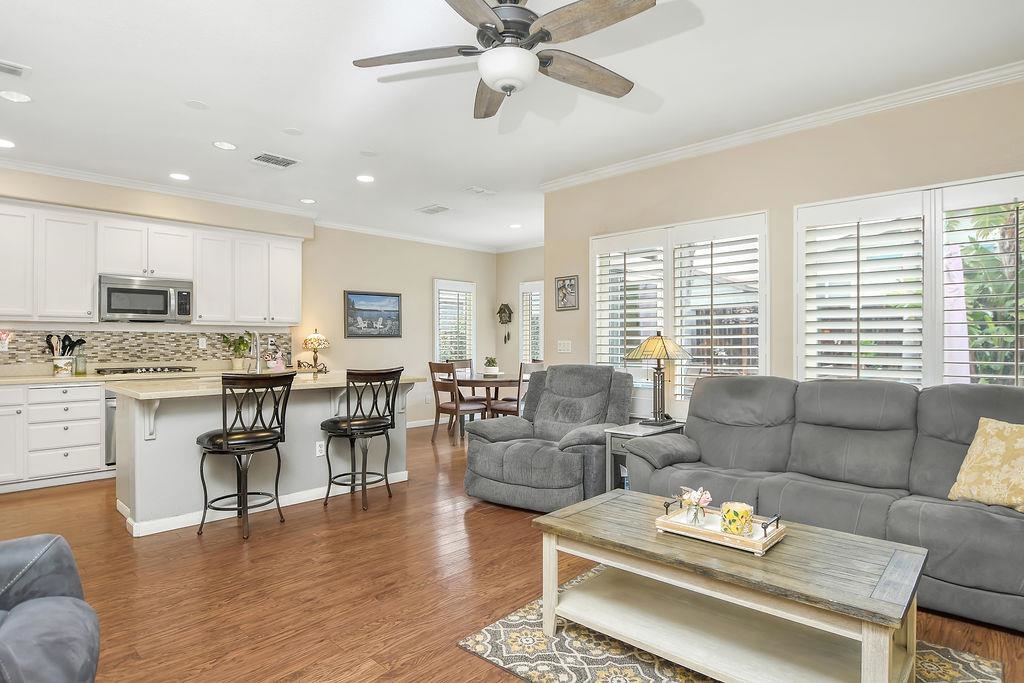 Detail Gallery Image 7 of 37 For 5016 Montevino Way, Oakley,  CA 94561-3978 - 4 Beds | 2/1 Baths