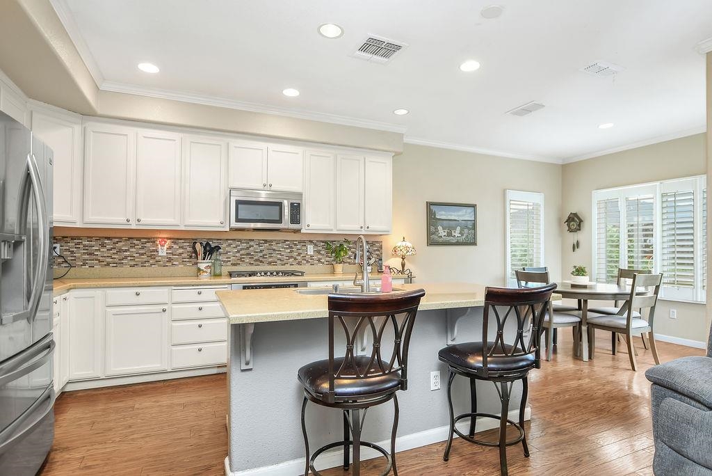 Detail Gallery Image 8 of 37 For 5016 Montevino Way, Oakley,  CA 94561-3978 - 4 Beds | 2/1 Baths