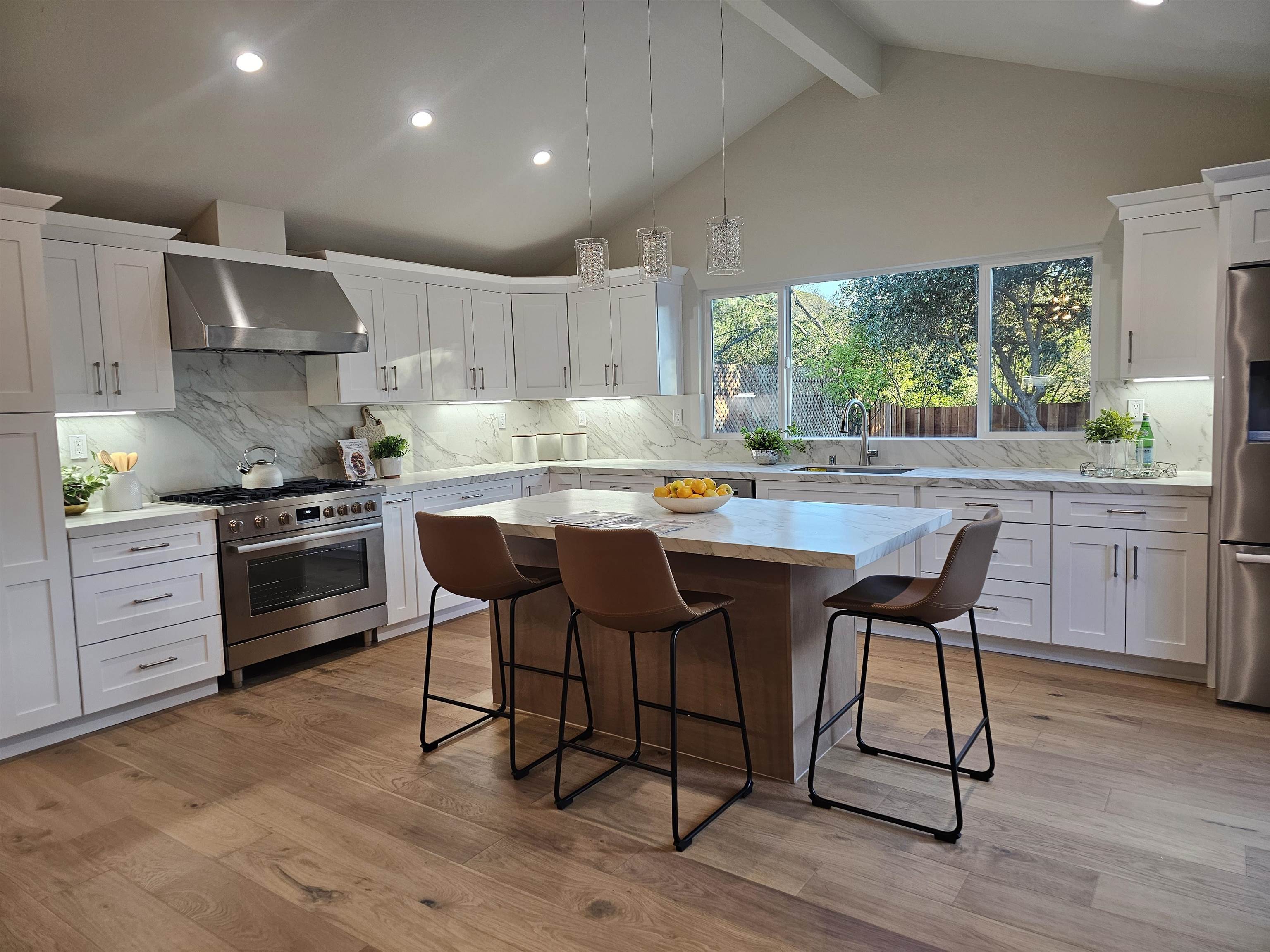 Detail Gallery Image 5 of 40 For 3161 Plymouth Rd, Lafayette,  CA 94549 - 3 Beds | 3 Baths