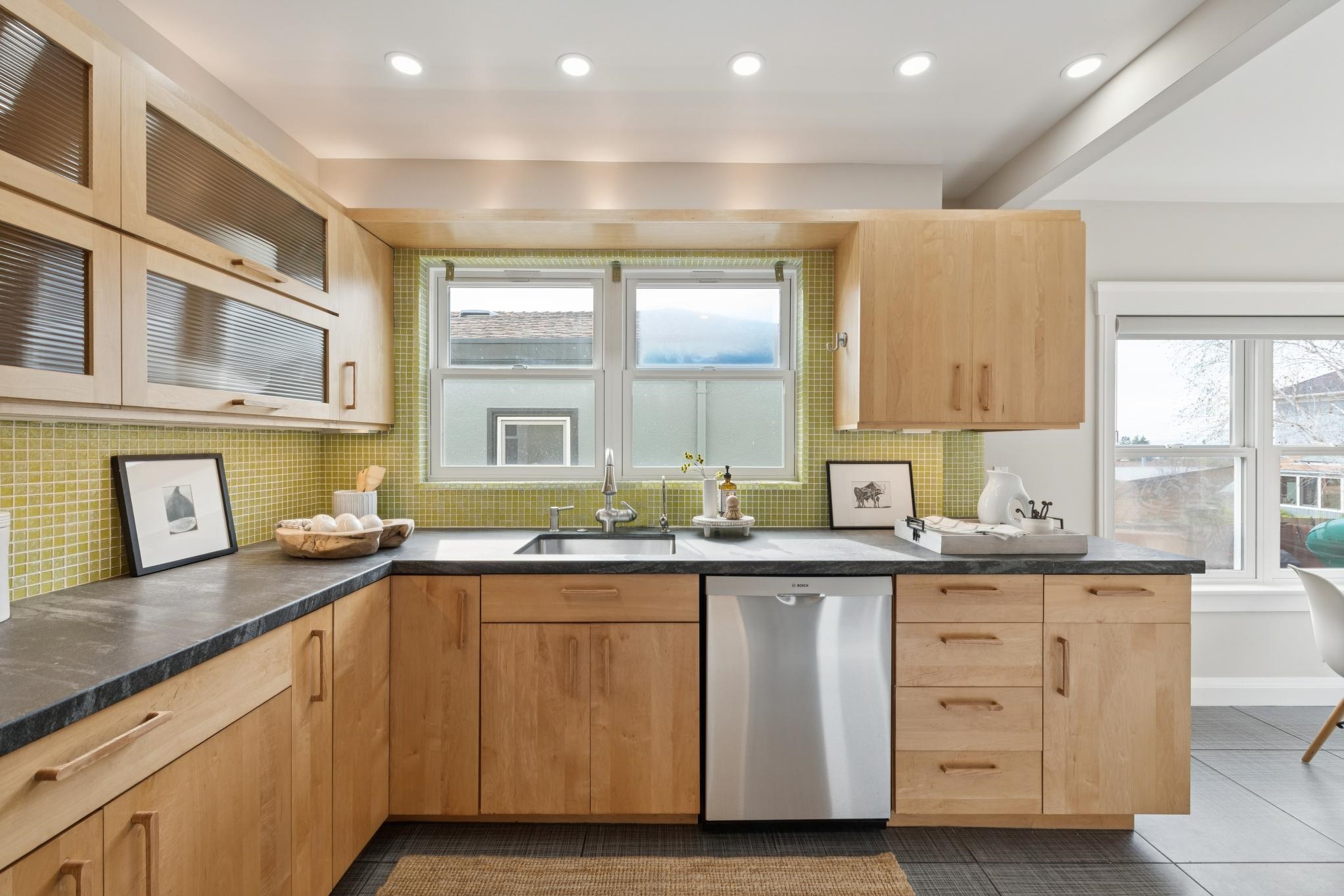 Detail Gallery Image 20 of 54 For 4655 Park Boulevard, Oakland,  CA 94602 - 2 Beds | 1 Baths