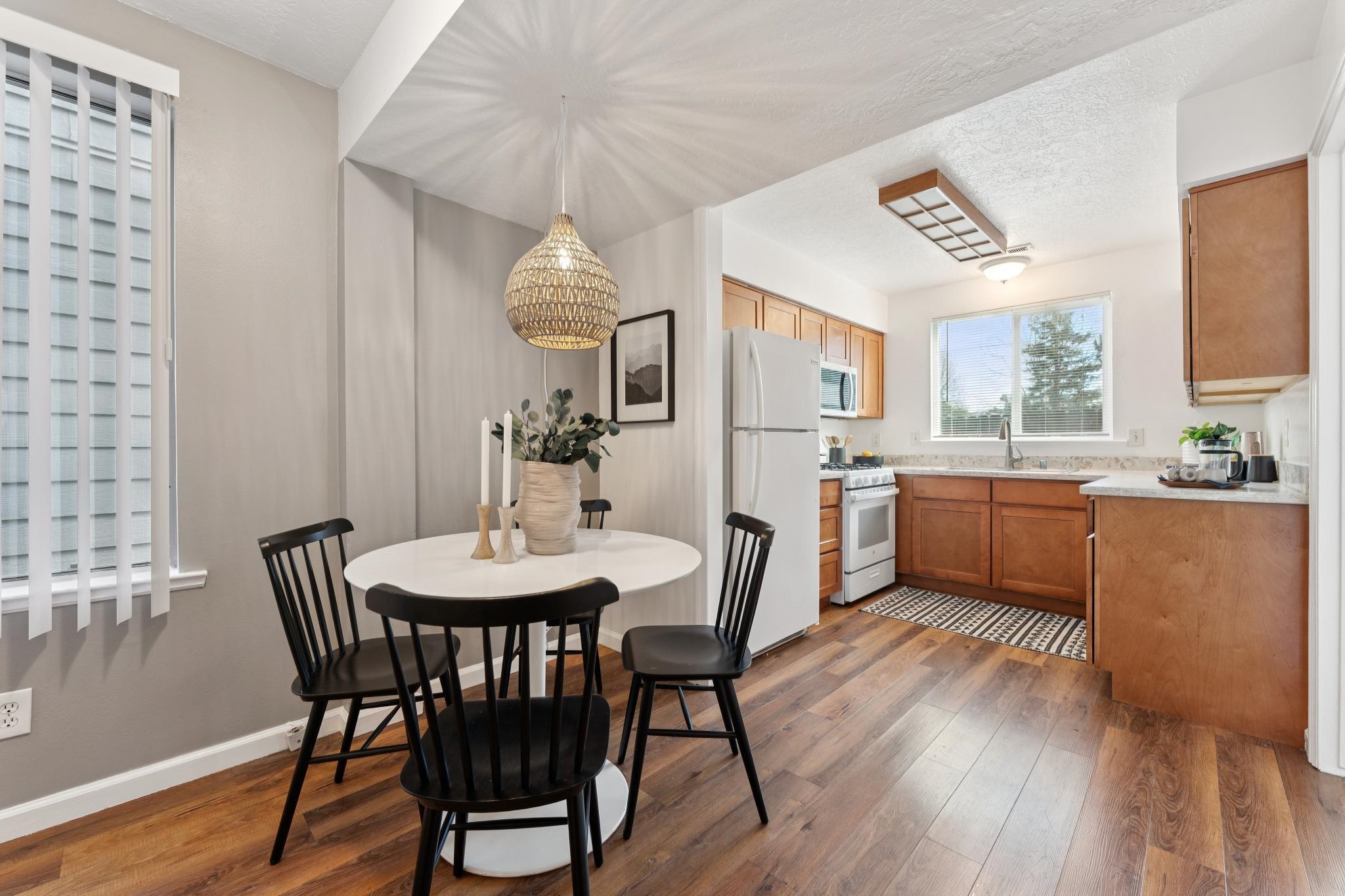 Detail Gallery Image 16 of 49 For 4706 San Pablo Dam Rd., El Sobrante,  CA 94803-3137 - 3 Beds | 1/1 Baths