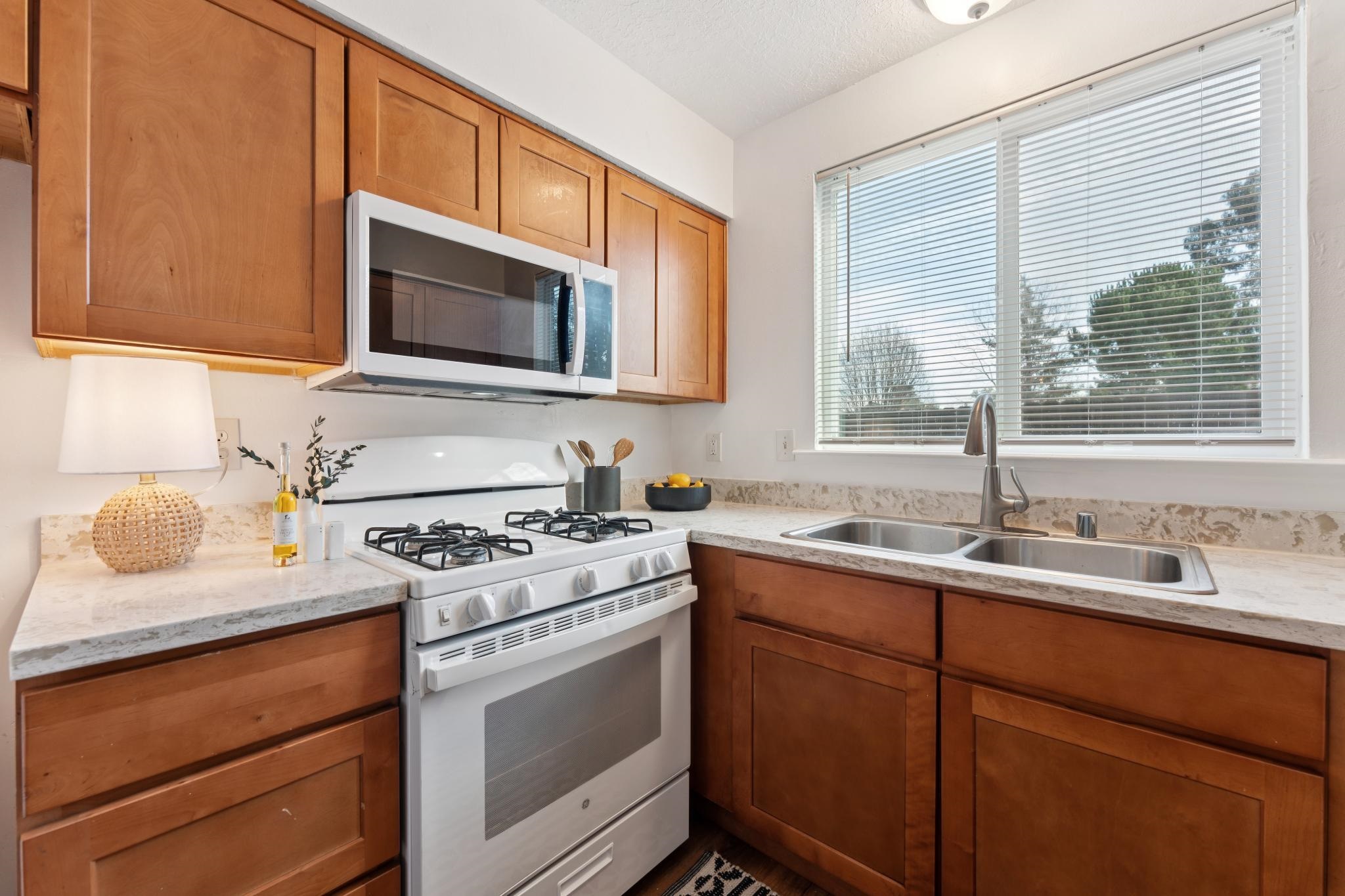 Detail Gallery Image 21 of 49 For 4706 San Pablo Dam Rd., El Sobrante,  CA 94803-3137 - 3 Beds | 1/1 Baths