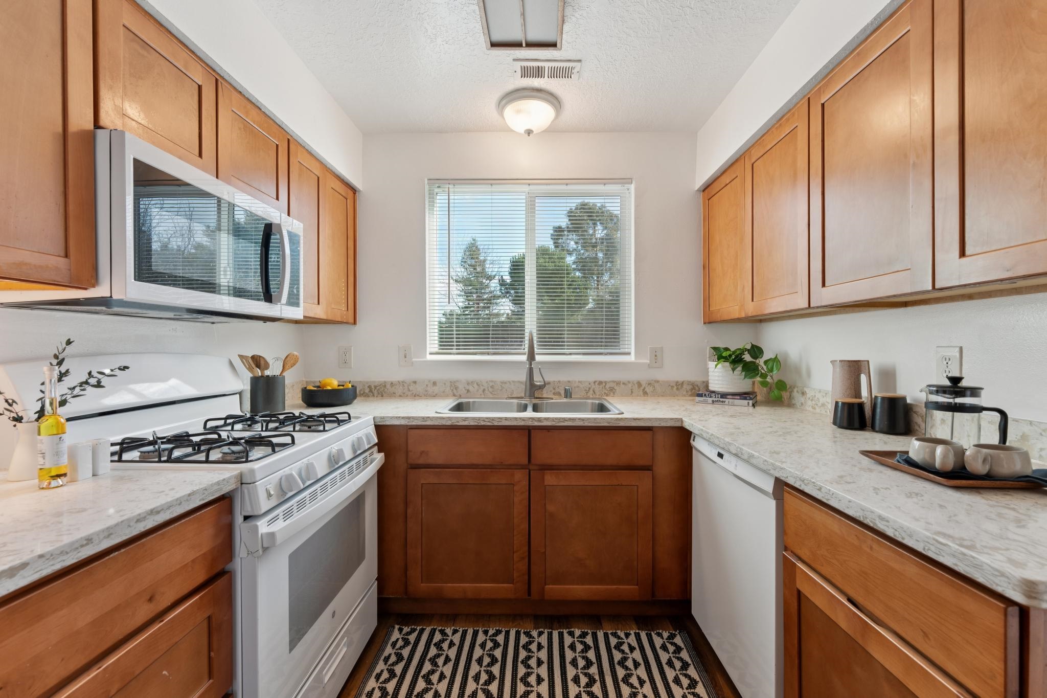 Detail Gallery Image 23 of 49 For 4706 San Pablo Dam Rd., El Sobrante,  CA 94803-3137 - 3 Beds | 1/1 Baths