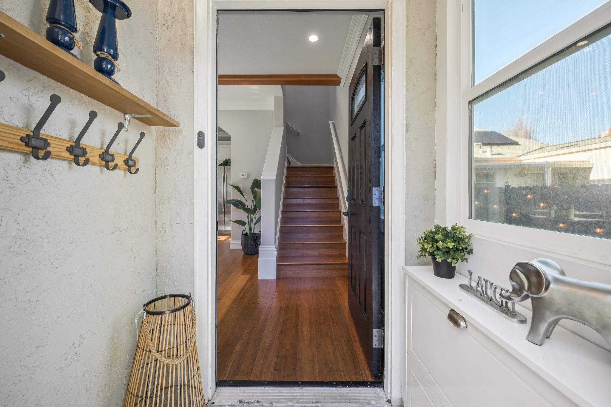 Detail Gallery Image 2 of 58 For 3033 Ellis St #B,  Berkeley,  CA 94703 - 3 Beds | 2/1 Baths