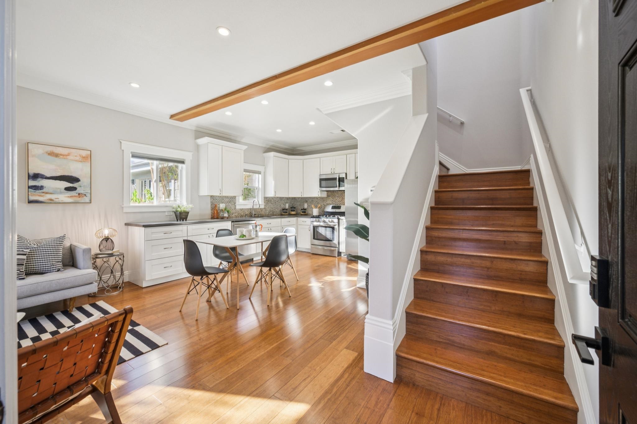 Detail Gallery Image 3 of 58 For 3033 Ellis St #B,  Berkeley,  CA 94703 - 3 Beds | 2/1 Baths