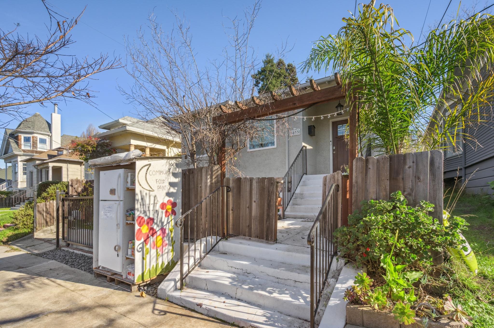 Detail Gallery Image 54 of 58 For 3033 Ellis St #B,  Berkeley,  CA 94703 - 3 Beds | 2/1 Baths