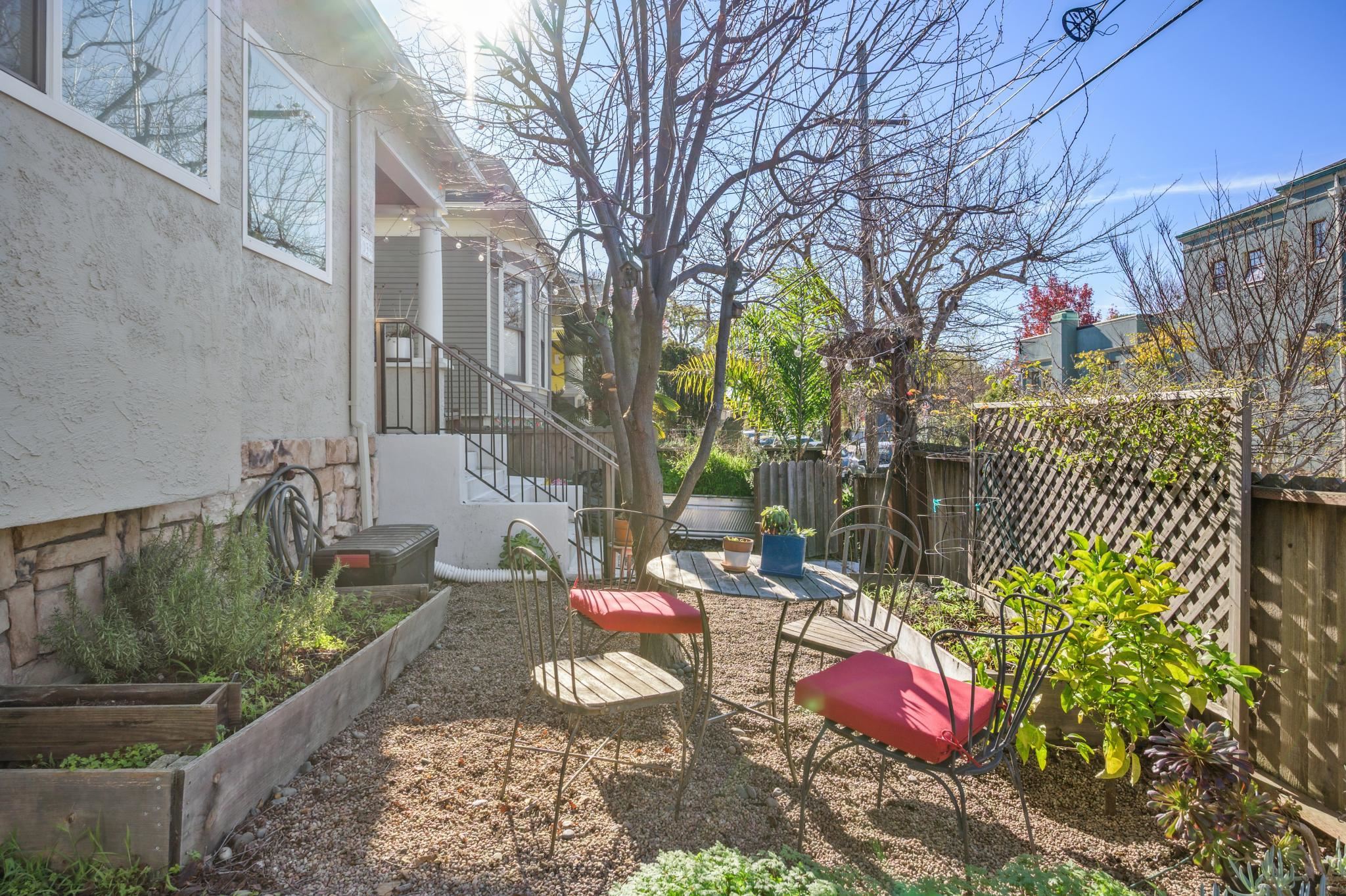 Detail Gallery Image 56 of 58 For 3033 Ellis St #B,  Berkeley,  CA 94703 - 3 Beds | 2/1 Baths