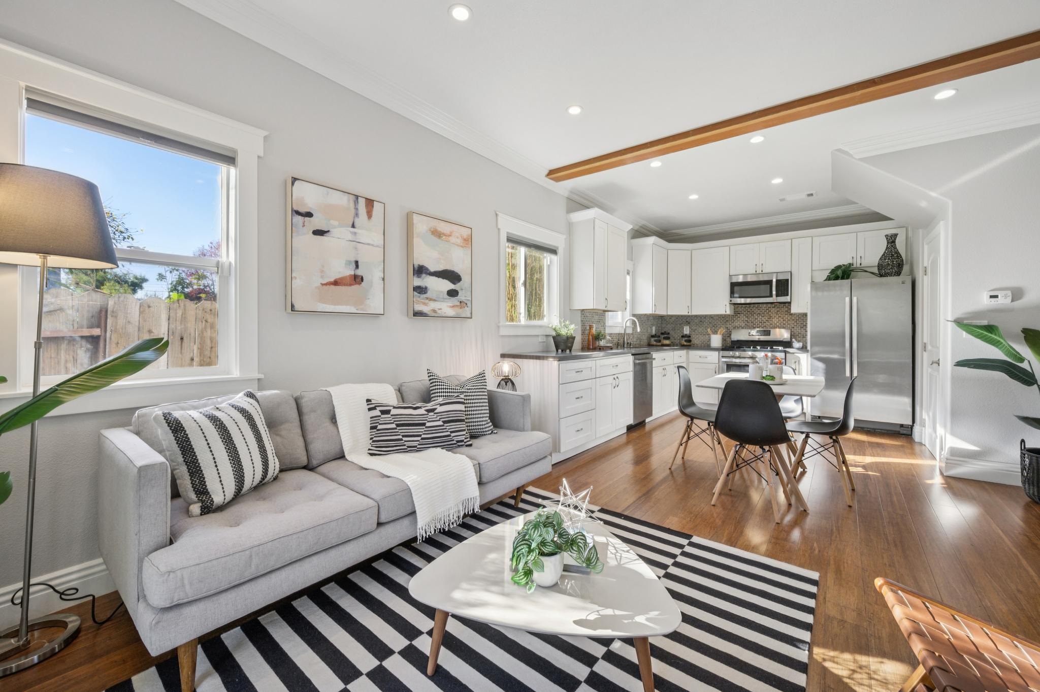 Detail Gallery Image 8 of 58 For 3033 Ellis St #B,  Berkeley,  CA 94703 - 3 Beds | 2/1 Baths