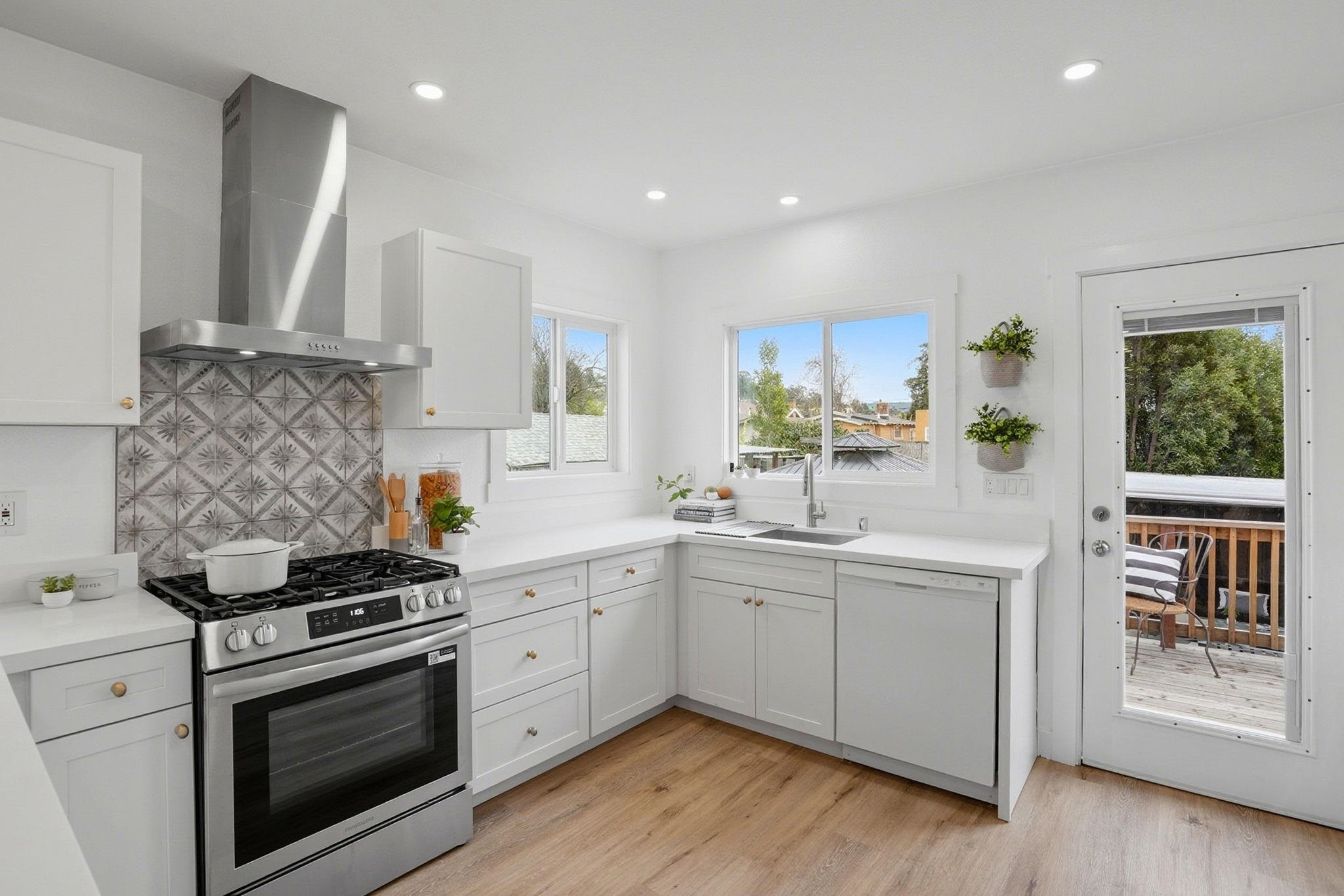 Detail Gallery Image 5 of 32 For 2740 76th Ave, Oakland,  CA 94605 - 2 Beds | 1 Baths