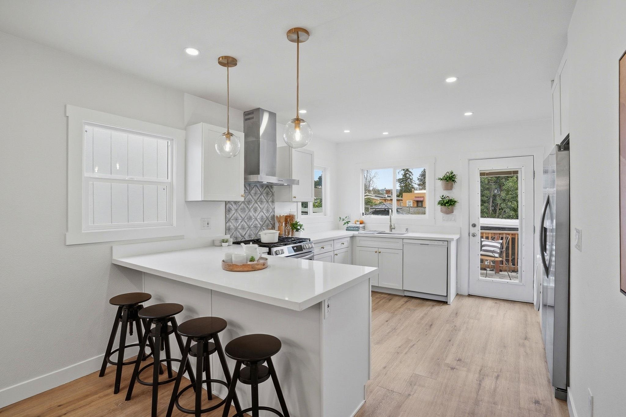 Detail Gallery Image 8 of 32 For 2740 76th Ave, Oakland,  CA 94605 - 2 Beds | 1 Baths