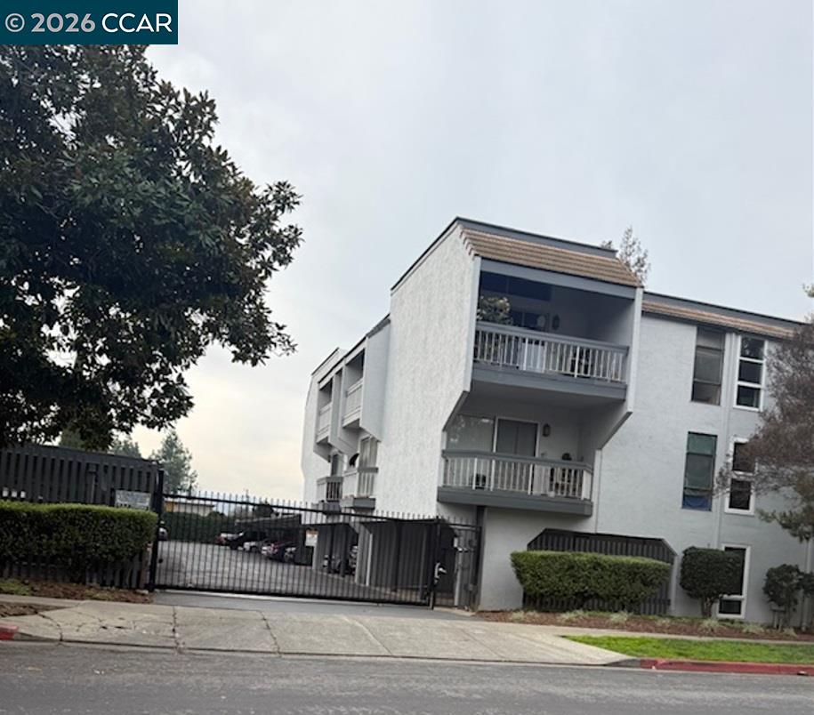 Photo #2: 41121619 Listing: Photo #2