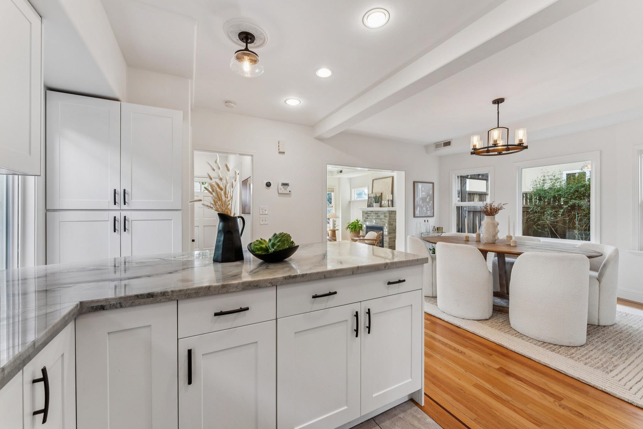 Detail Gallery Image 13 of 40 For 688 57th St, Oakland,  CA 94609 - 3 Beds | 3 Baths