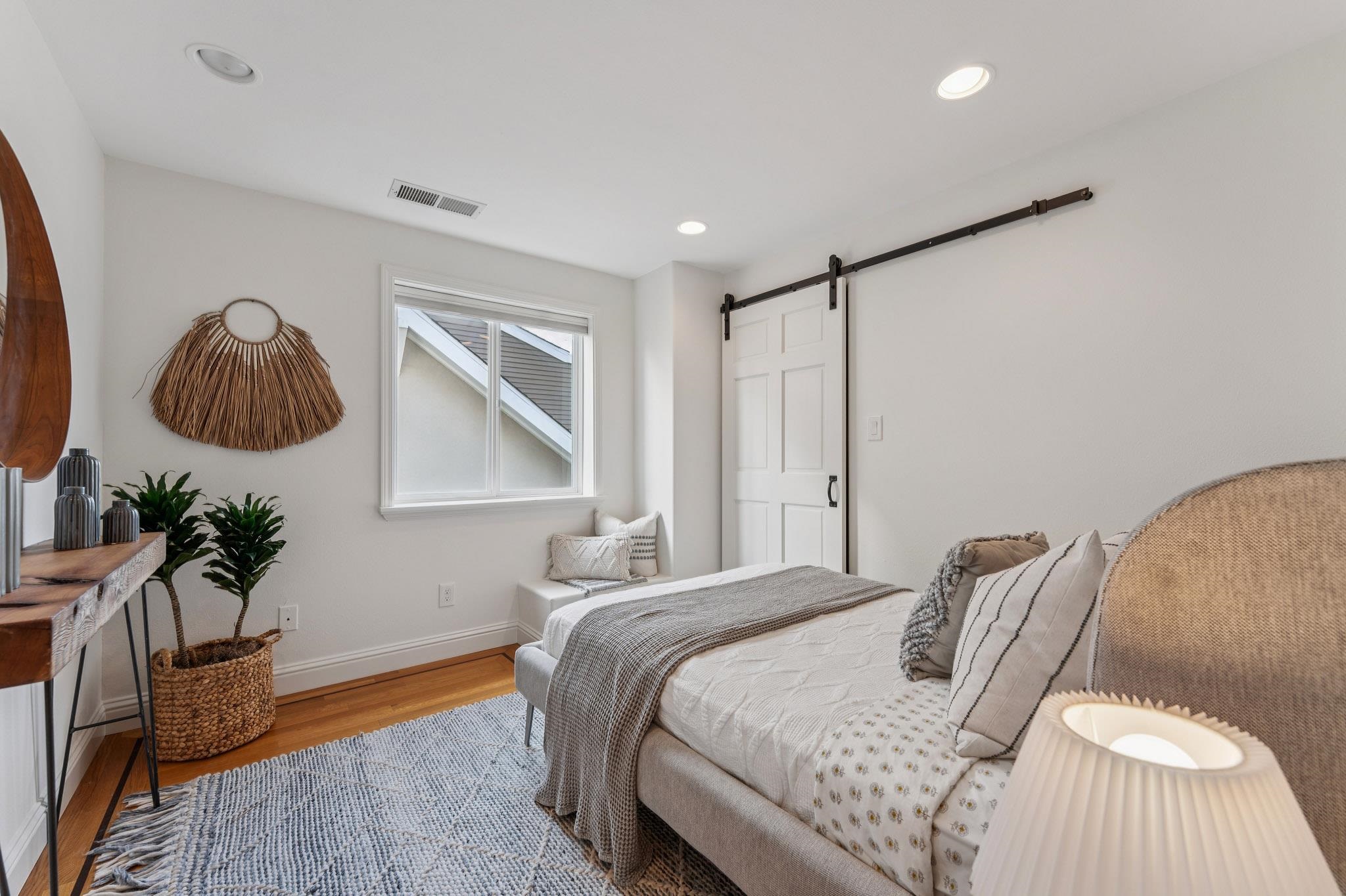 Detail Gallery Image 24 of 40 For 688 57th St, Oakland,  CA 94609 - 3 Beds | 3 Baths